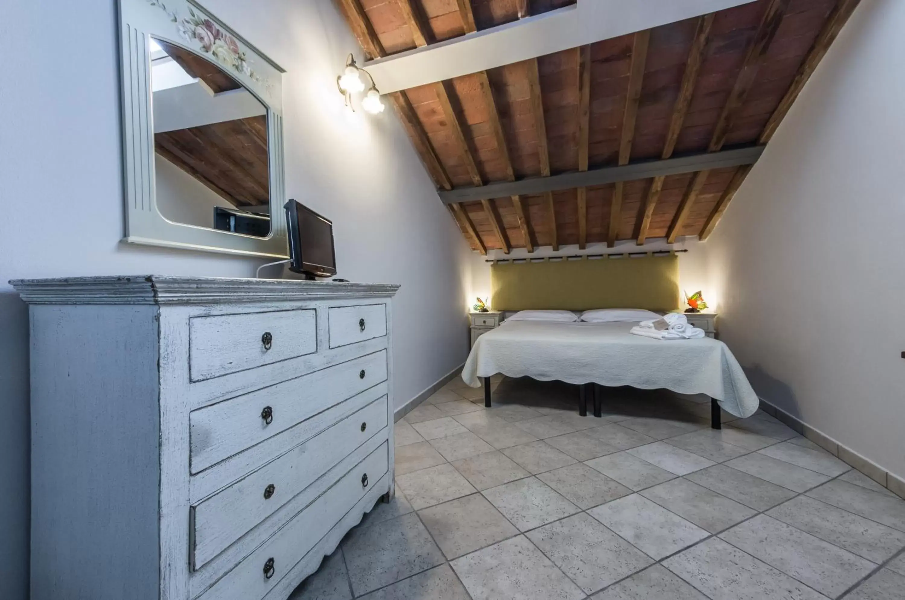 Bed in I Terzi Di Siena - Rooms Only