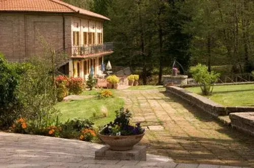 Swimming Pool in Hotel Residence Sant'Uberto