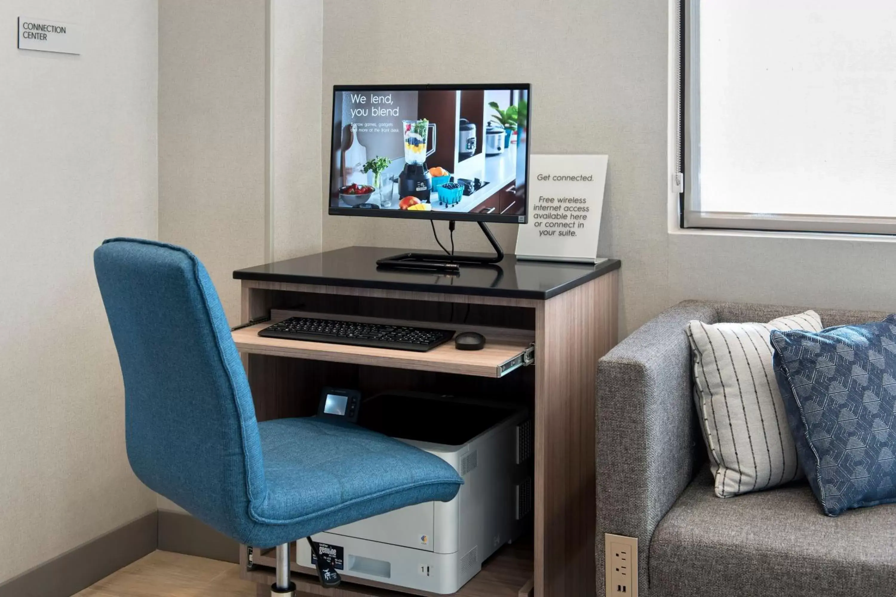 Business facilities, TV/Entertainment Center in TownePlace Suites by Marriott New York Brooklyn