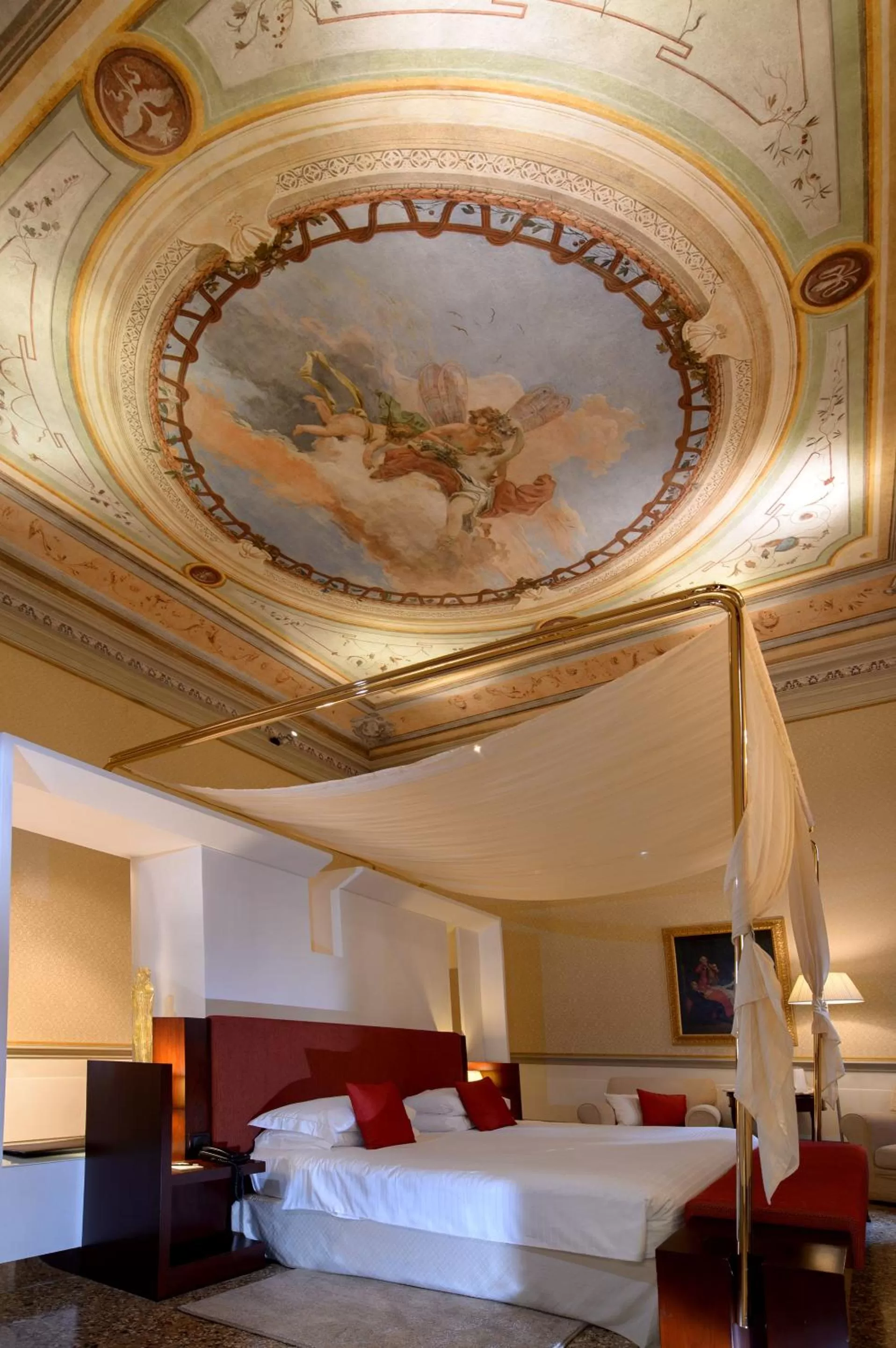 Photo of the whole room, Bed in Ruzzini Palace Hotel