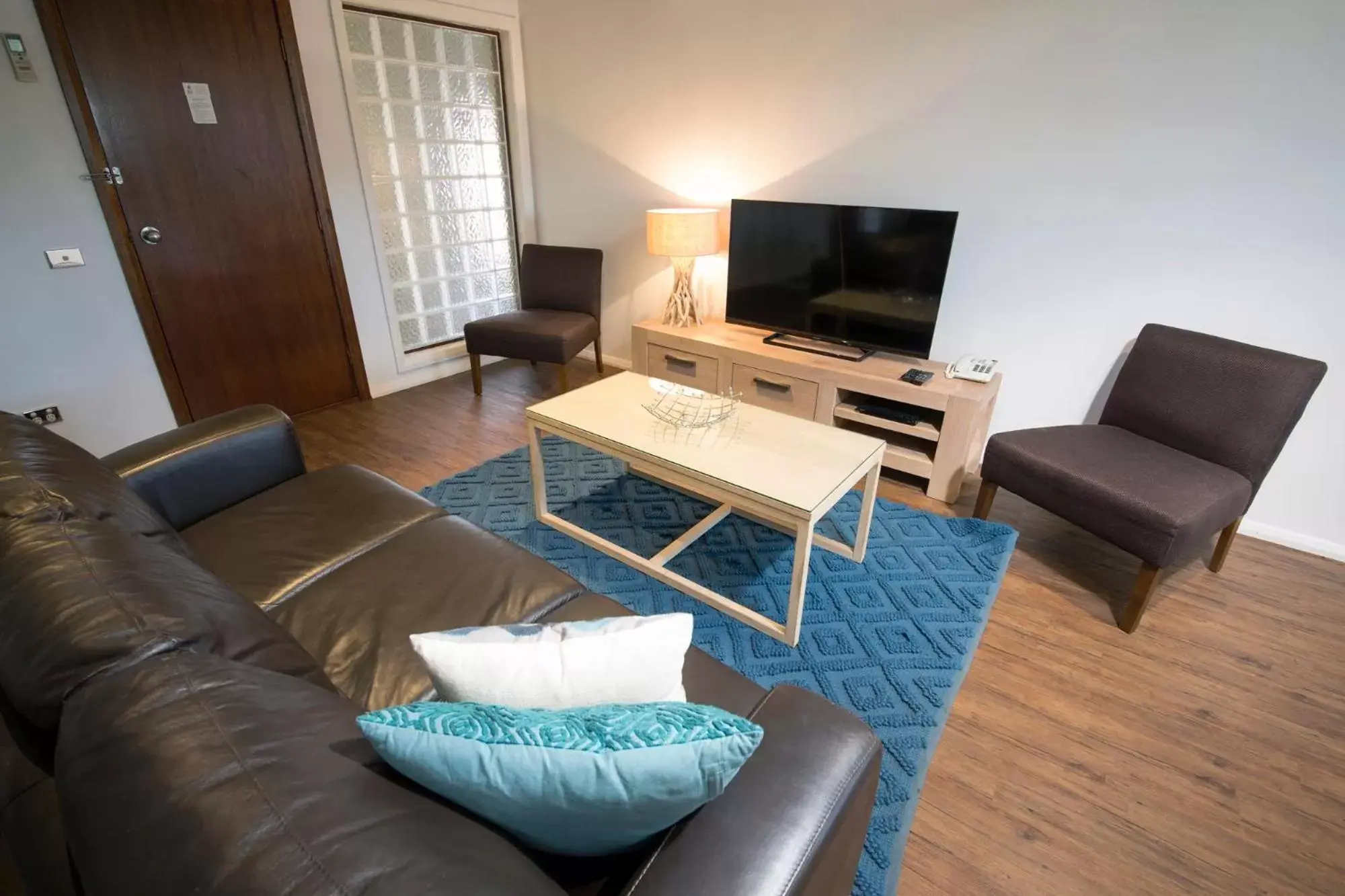 Living room, TV/Entertainment Center in Quality Resort Siesta