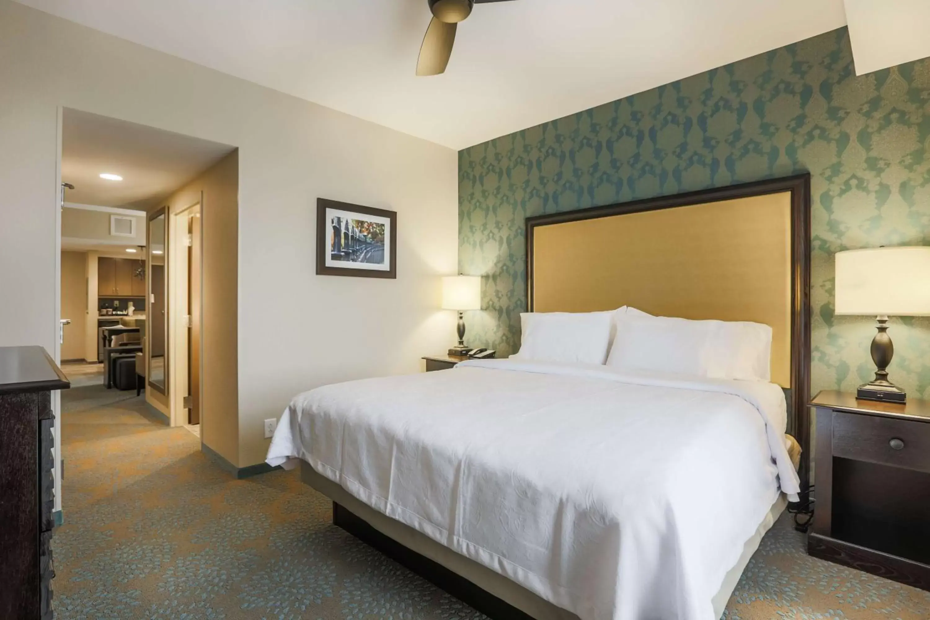 Bed in Homewood Suites By Hilton Charleston Historic District
