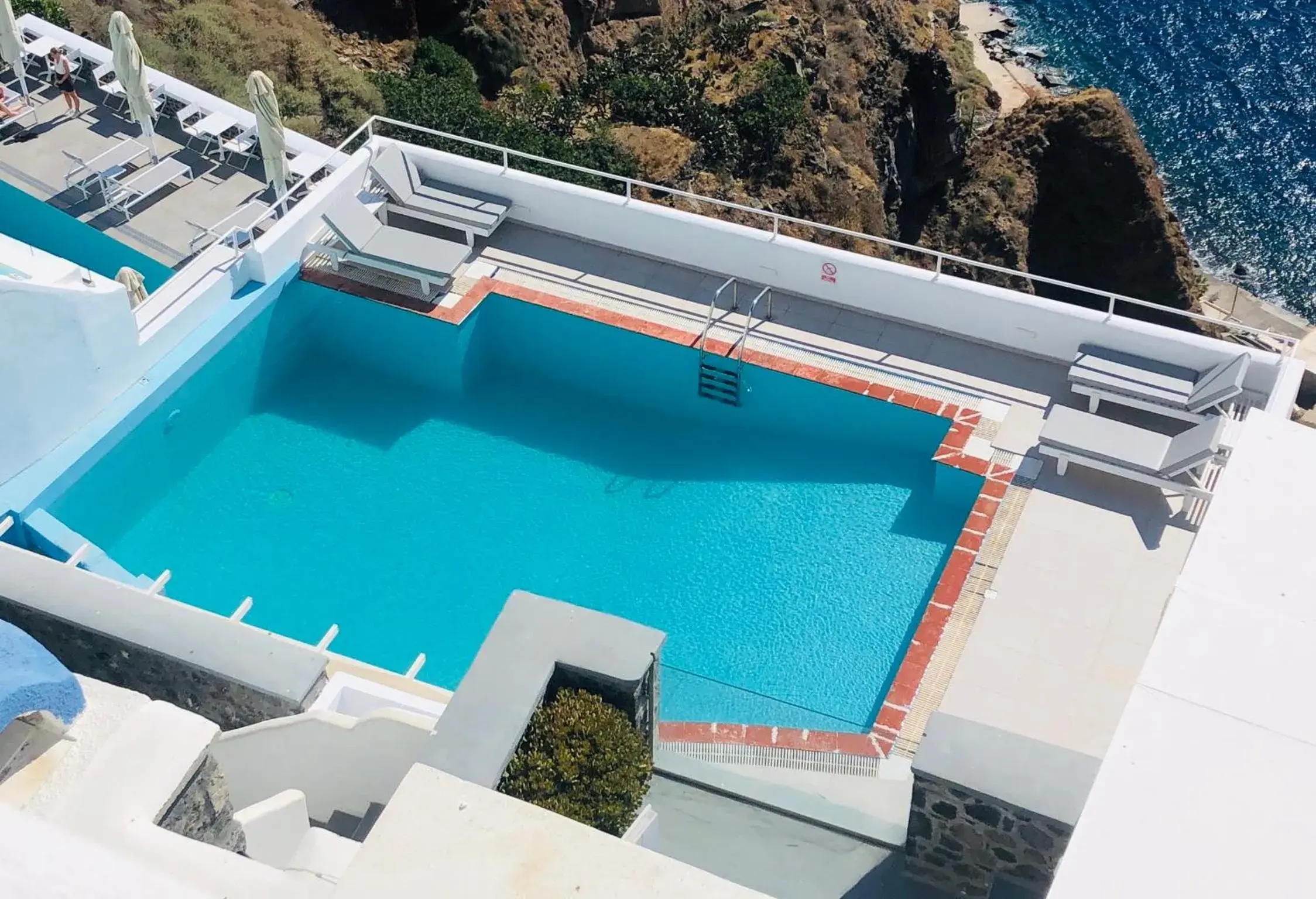 Pool View in Loucas on the Cliff