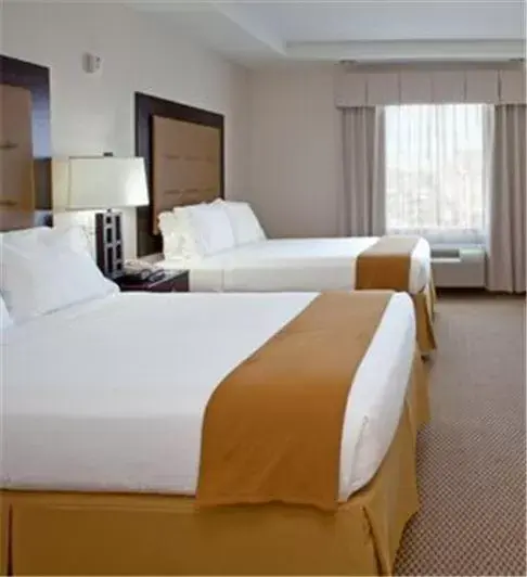 Bed in Holiday Inn Express Texas City, an IHG Hotel