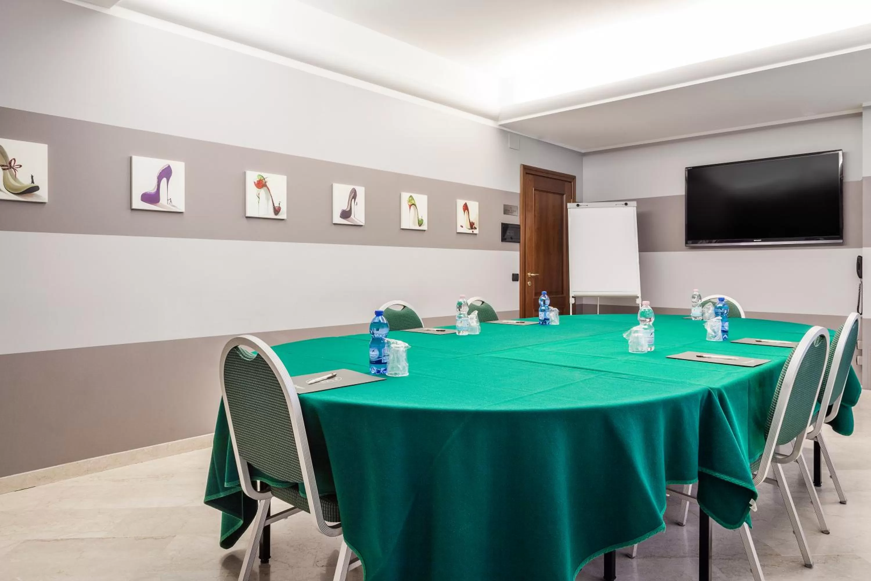 Meeting/conference room in Hotel Des Etrangers