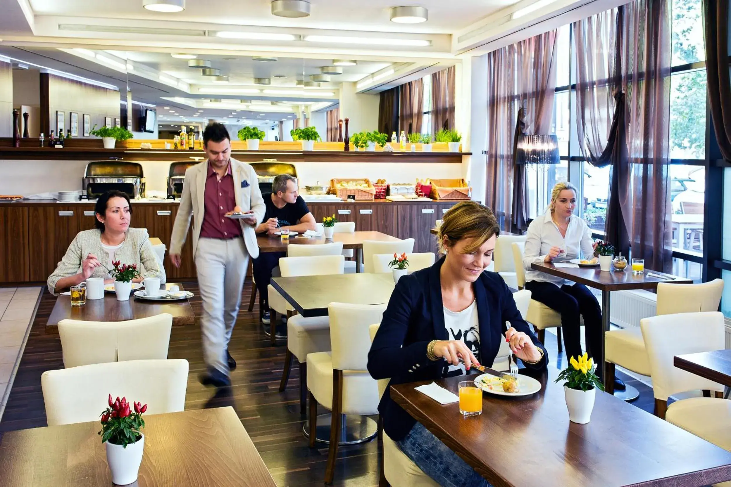 Staff, Restaurant/Places to Eat in Iris Hotel Eden - Czech Leading Hotels