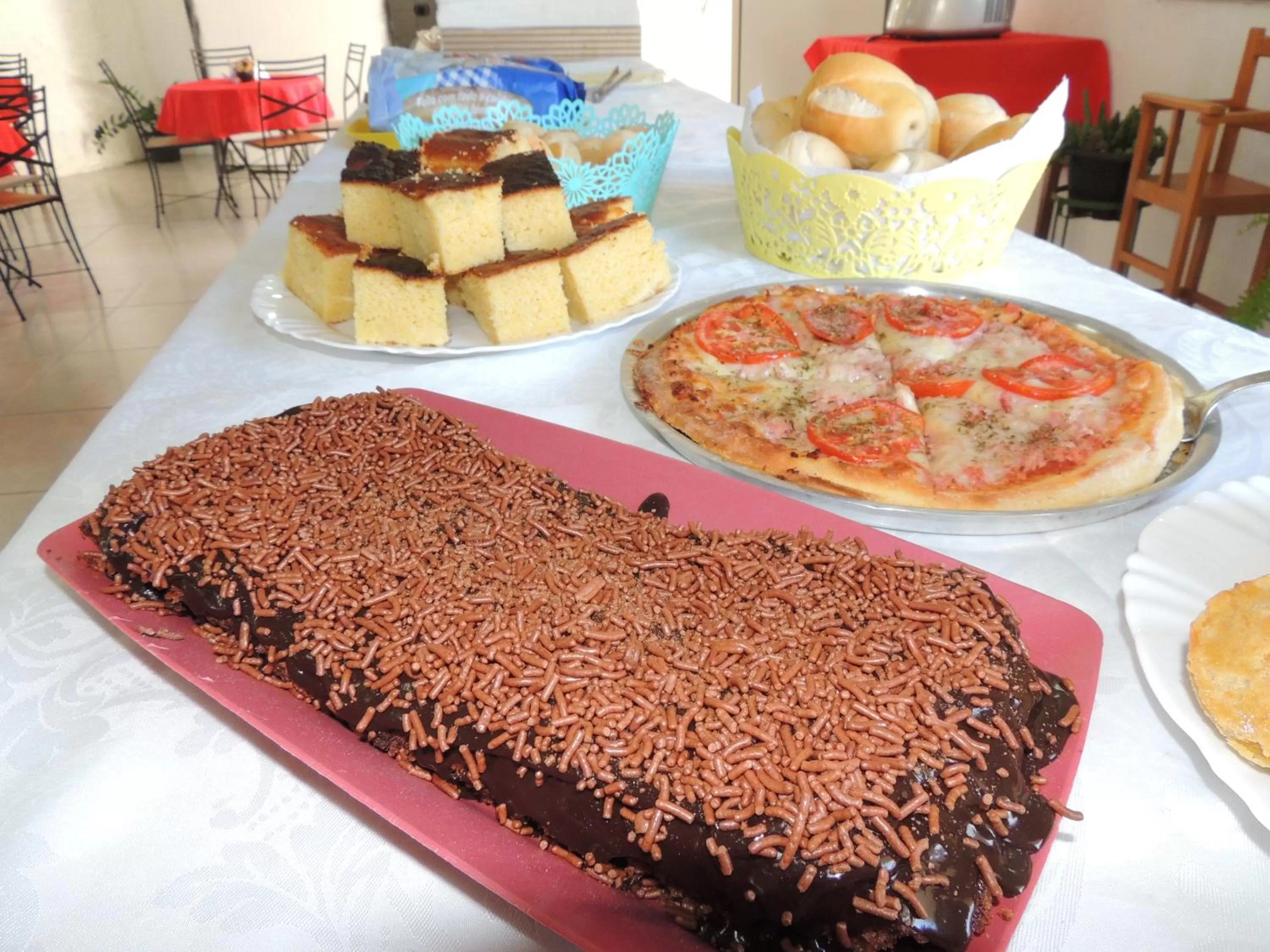 Breakfast, Food in Pousada Caminho Dos Sinos