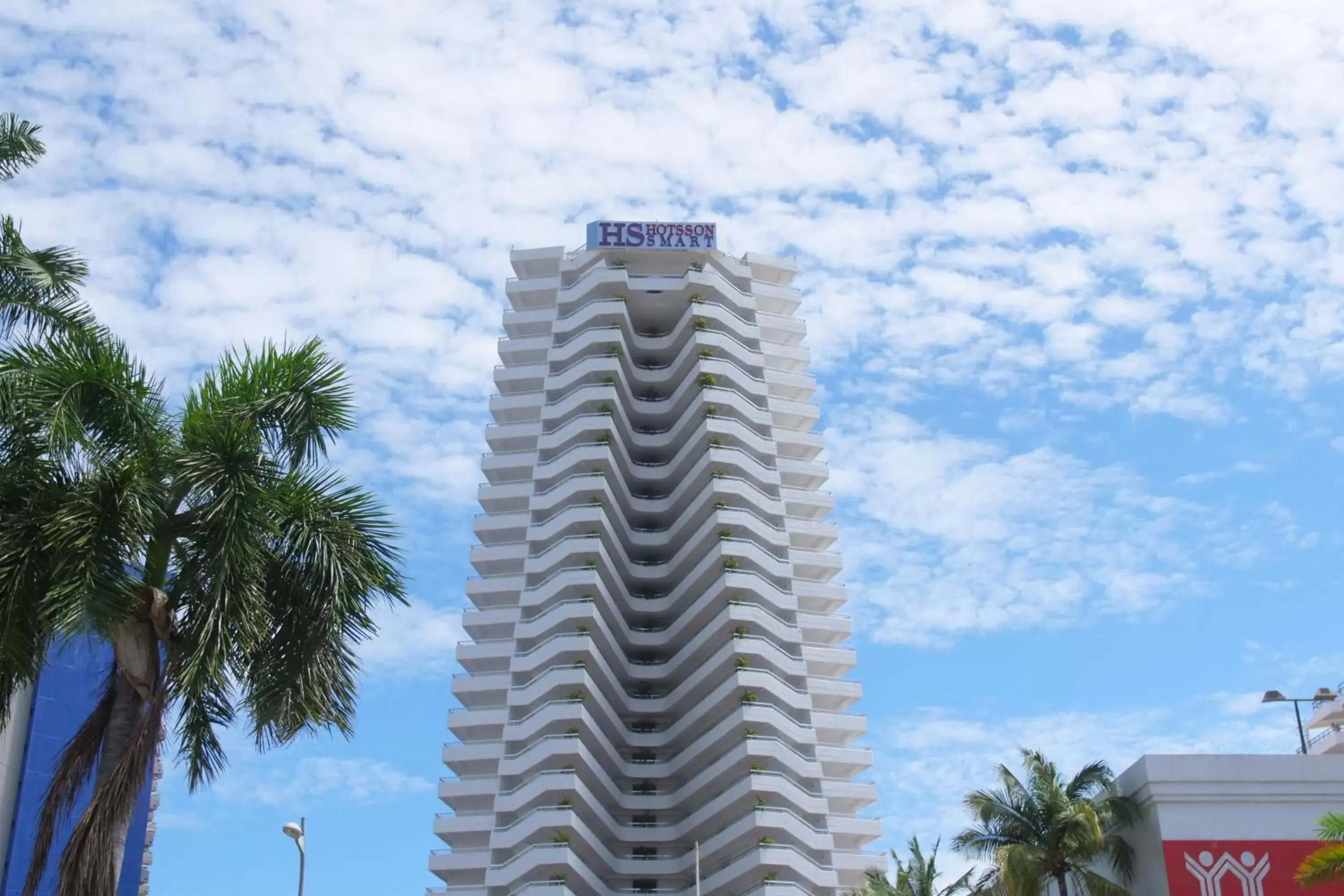 Facade/entrance, Property Building in HS HOTSSON Smart Acapulco
