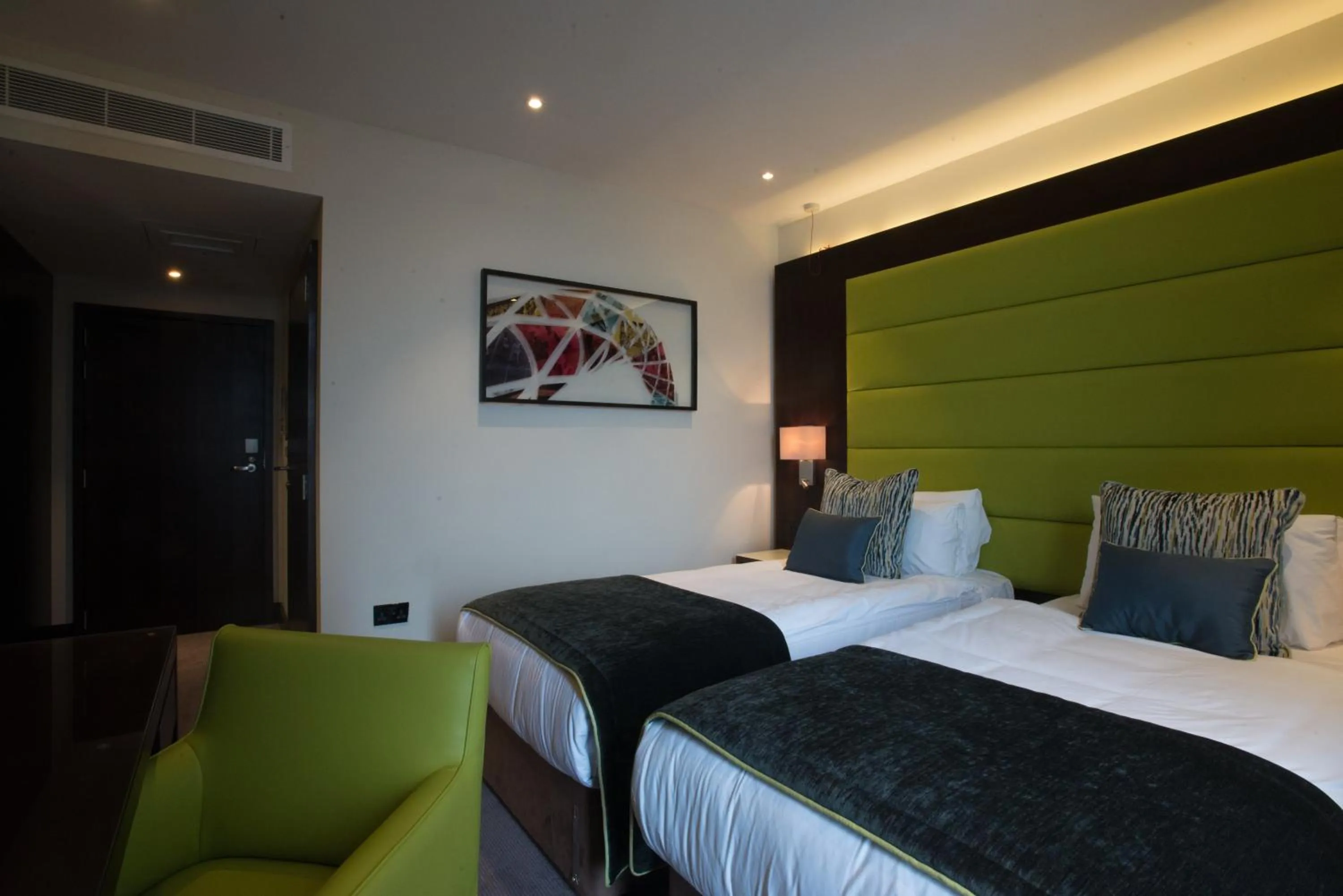 Bedroom, Bed in St George's Hotel - Wembley