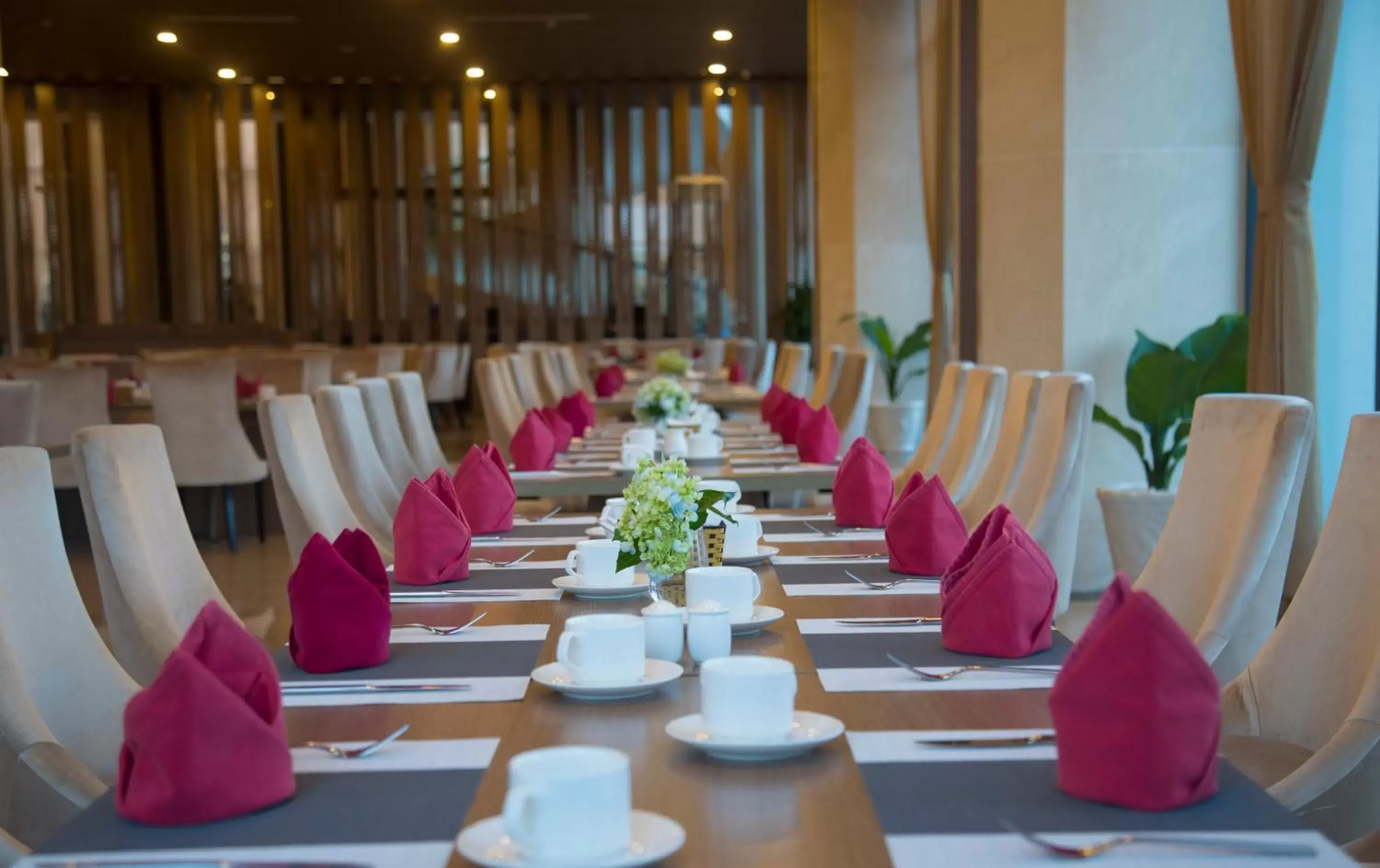 Breakfast, Banquet Facilities in Muong Thanh Luxury Ca Mau Hotel