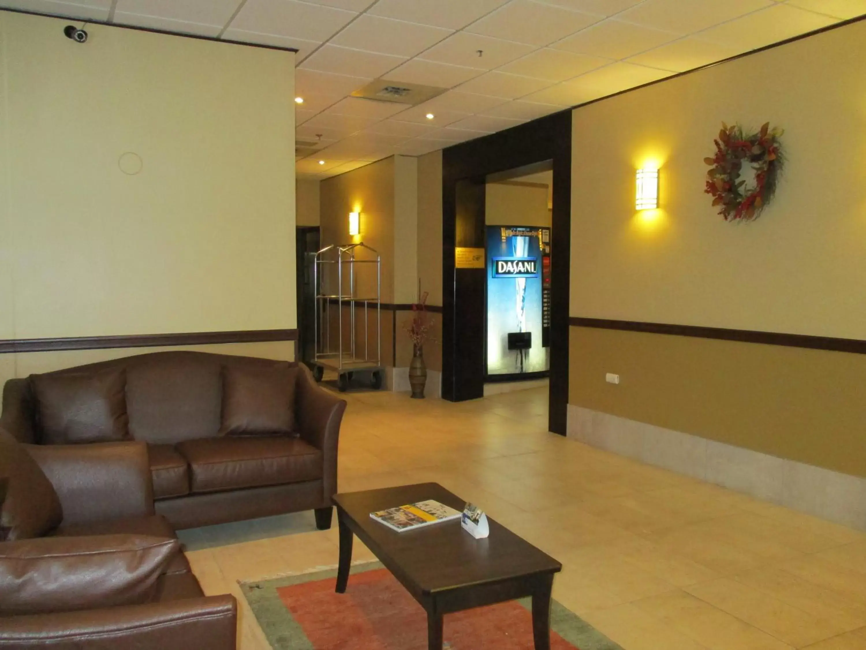 Lobby or reception in Days Inn by Wyndham Renfrew Conference Centre Lobby or reception in Days Inn by Wyndham Renfrew Conference Centre