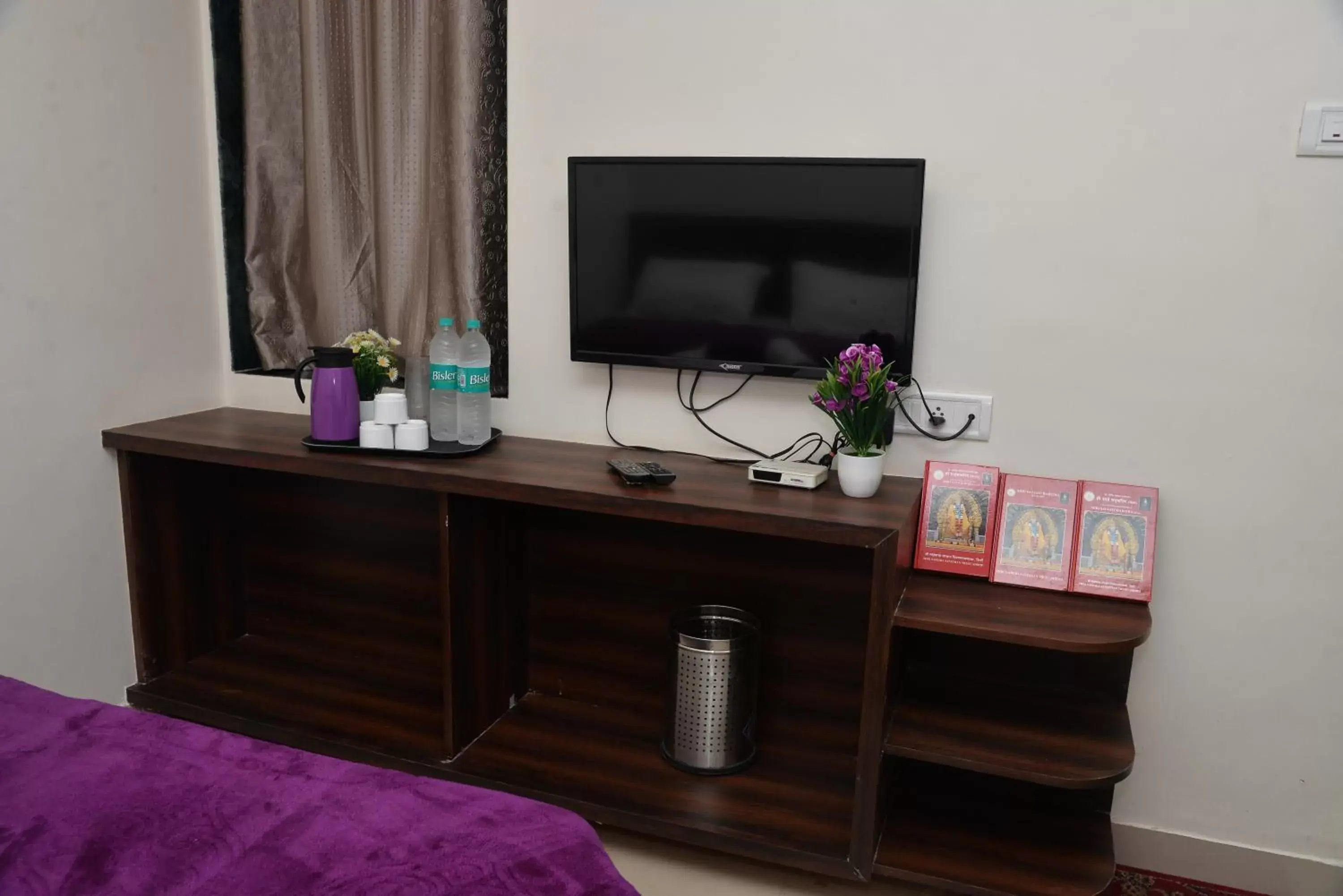 TV and multimedia, TV/Entertainment Center in Hotel Disha Palace