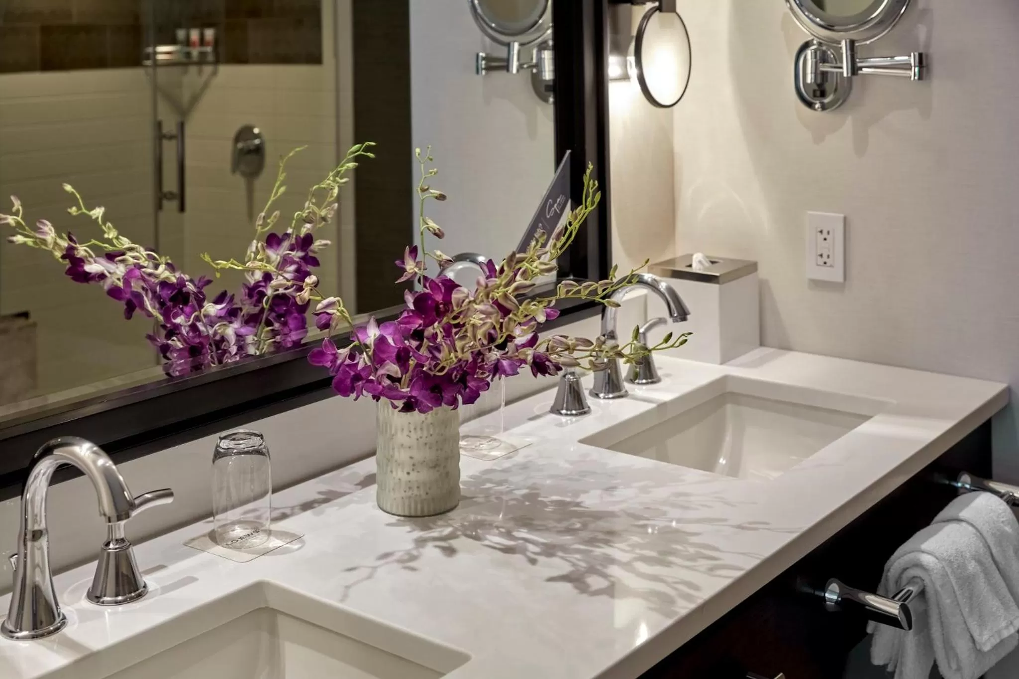 Photo of the whole room in Loews Chicago Hotel