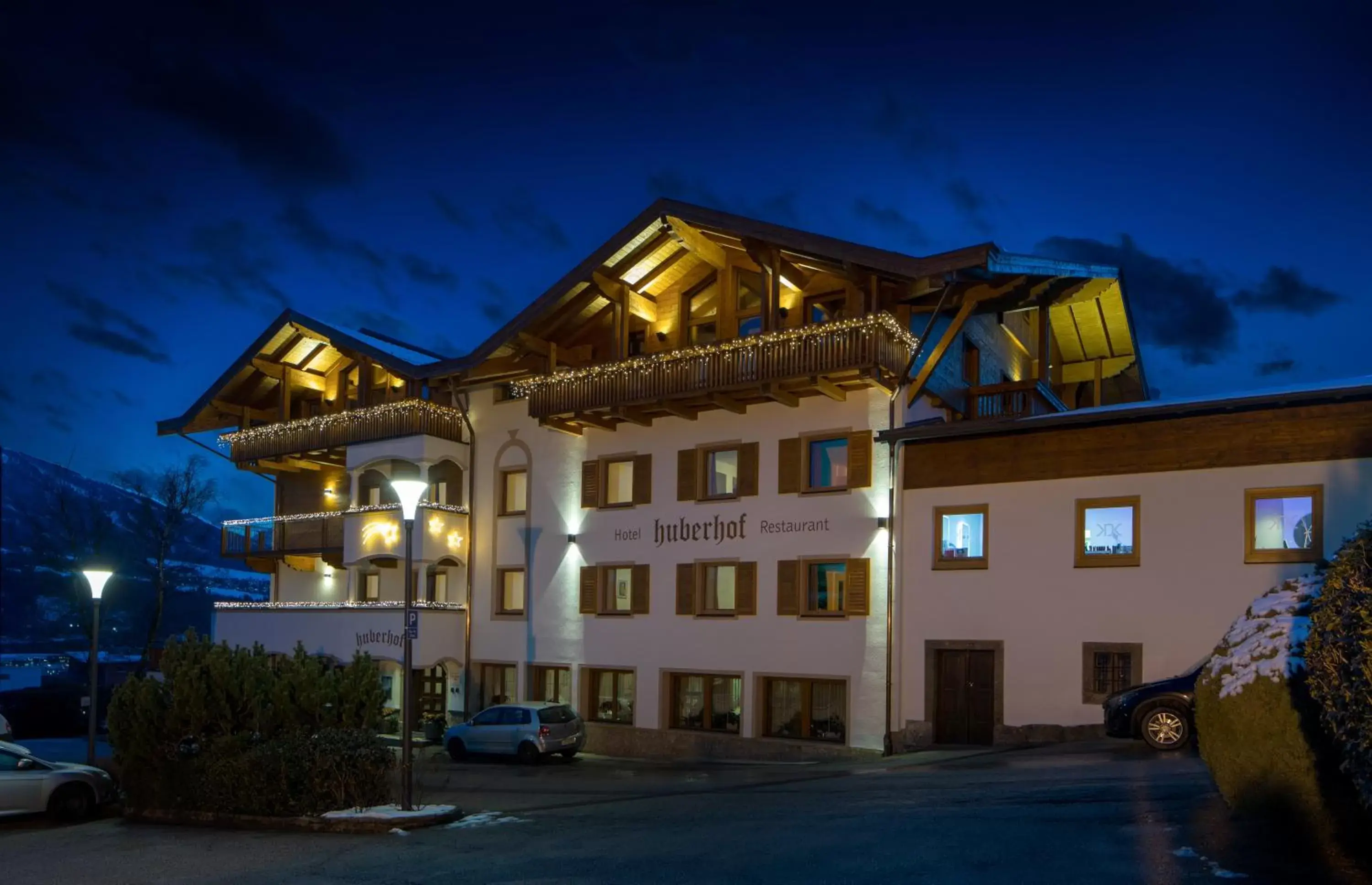 Facade/entrance, Property Building in Hotel Huberhof