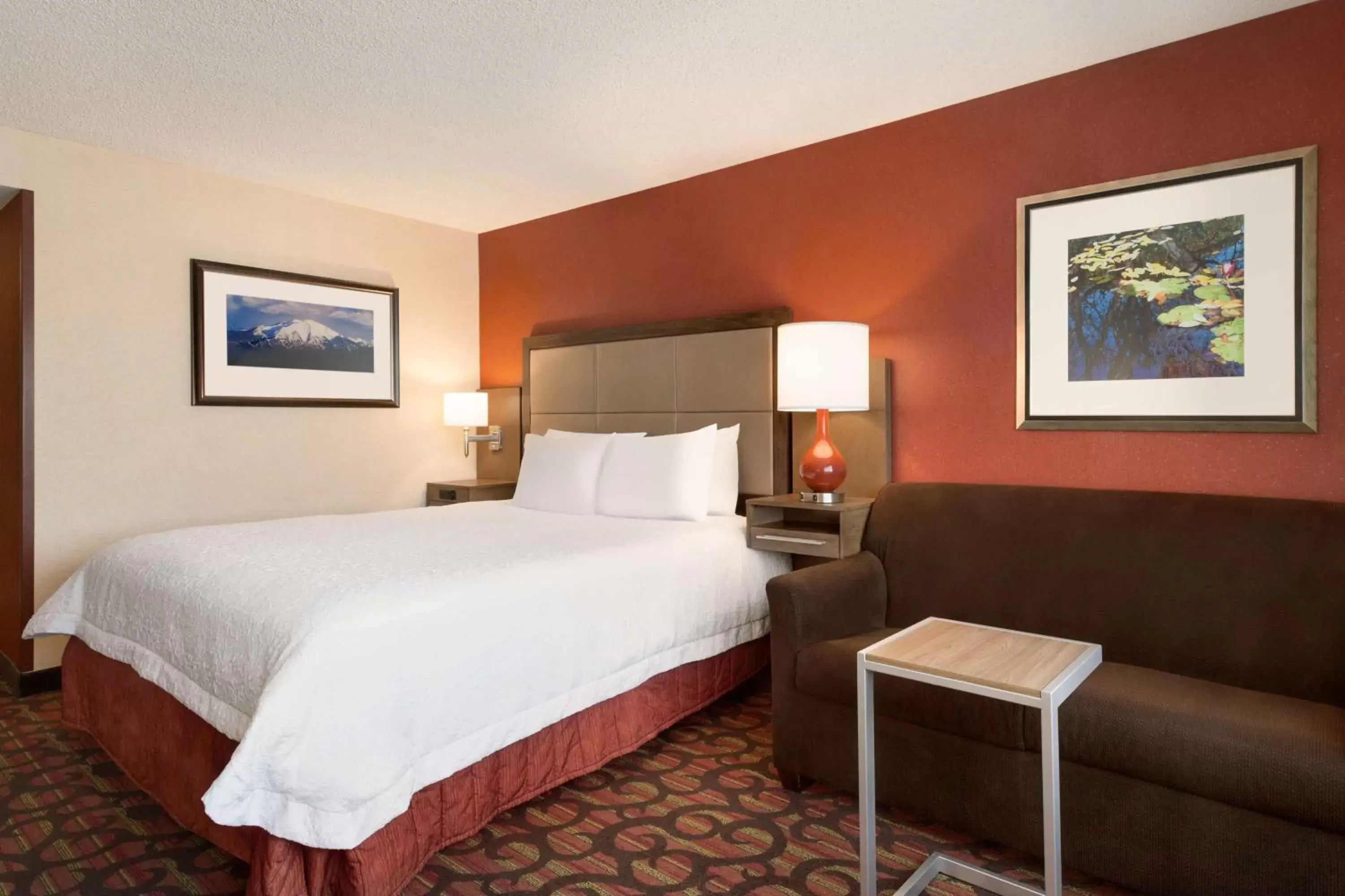 Living room, Bed in Hampton Inn Denver West Federal Center