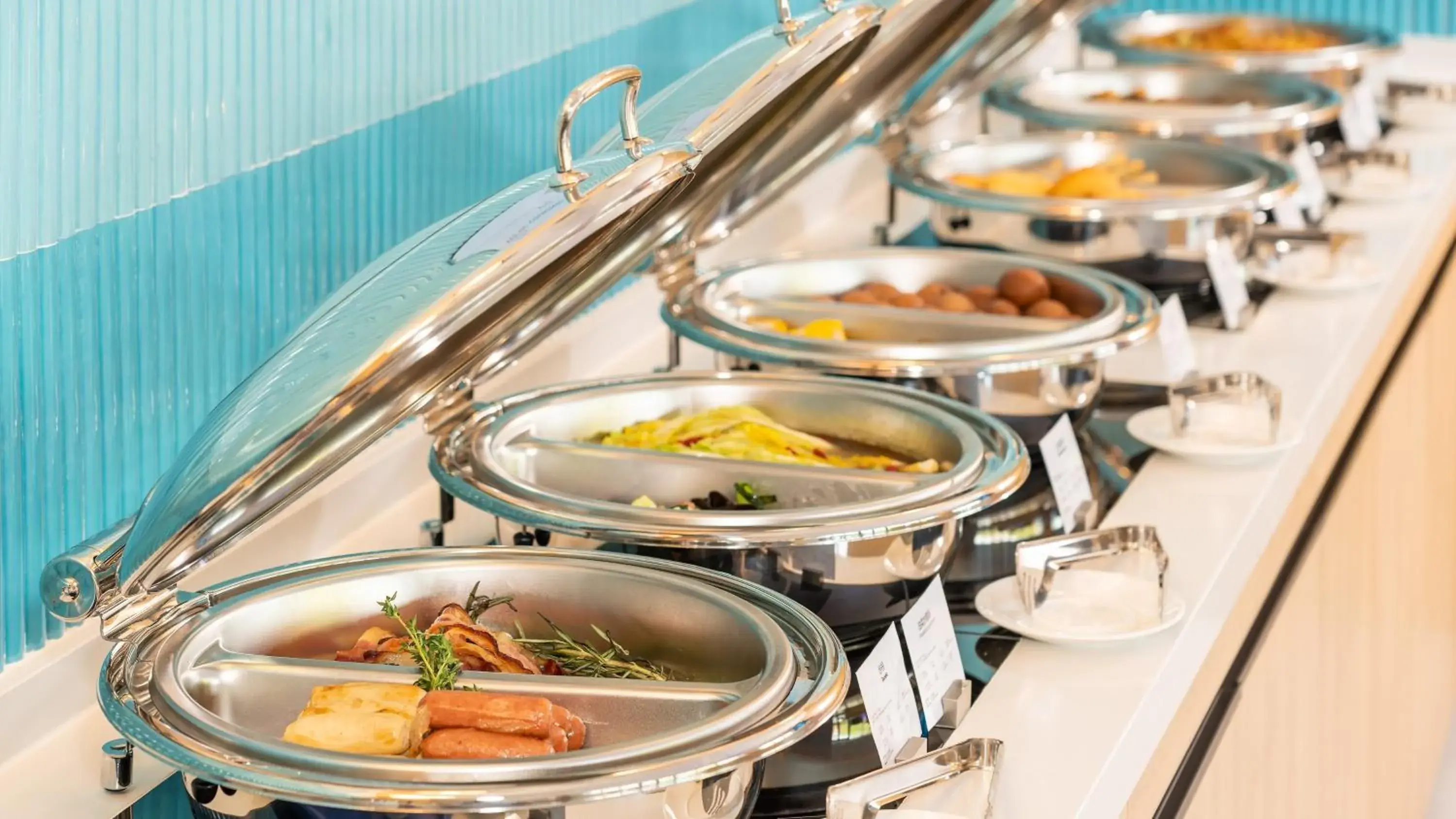 Restaurant/places to eat, Food in Holiday Inn Express Dalian Golden Pebble Beach, an IHG Hotel