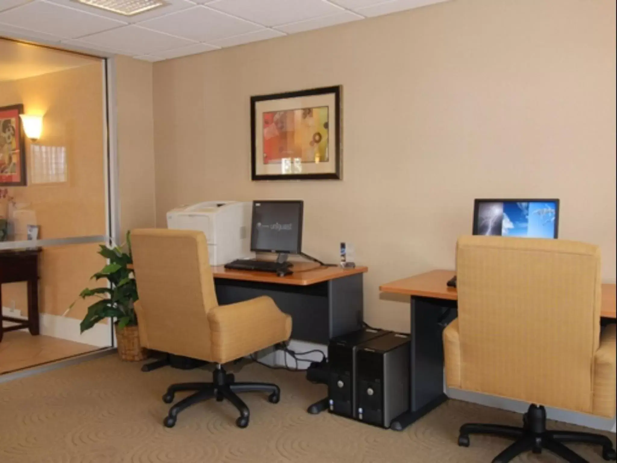 Business facilities in Premiere Suites