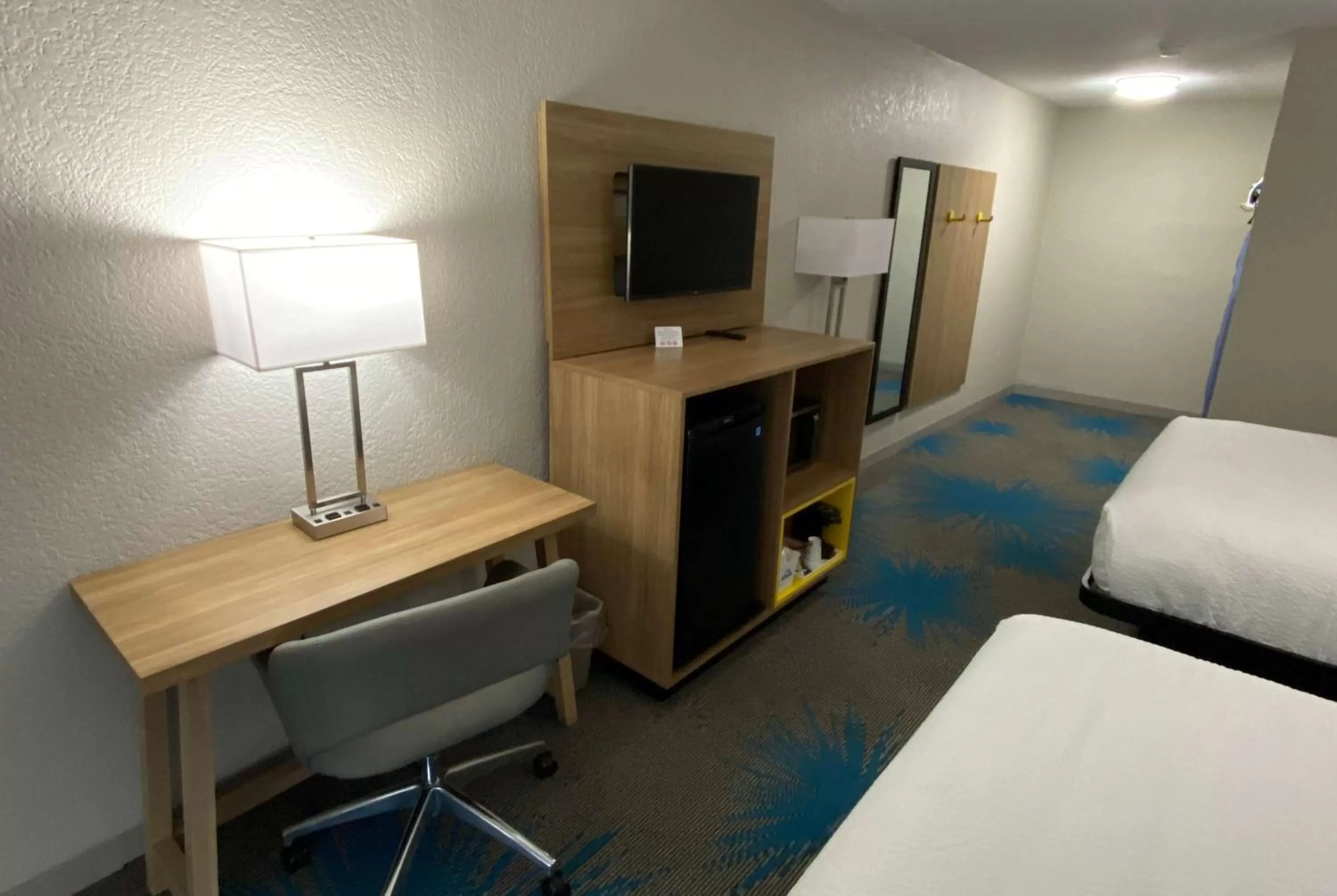 Bedroom, Bed in Days Inn by Wyndham Waco University Area