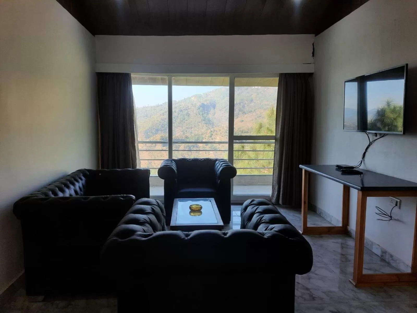 Living room, Seating Area in Blue Pine Orchards - Villas