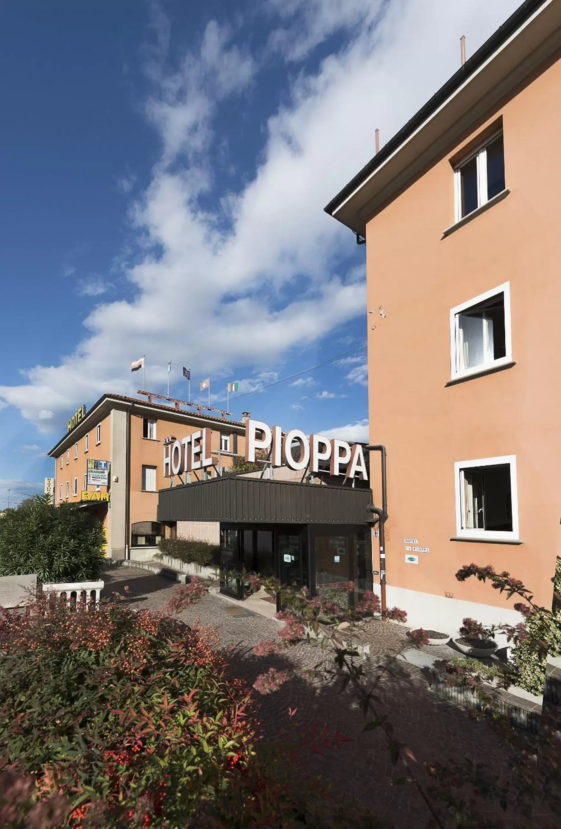 Facade/entrance, Property Building in Hotel La Pioppa