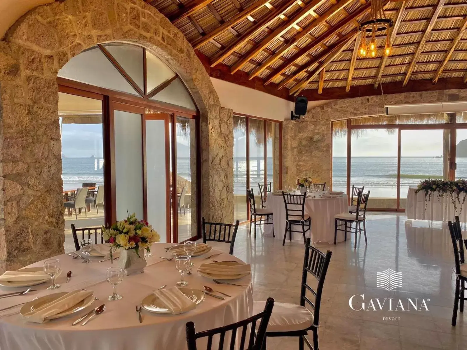 Lounge or bar, Restaurant/Places to Eat in Gaviana Resort