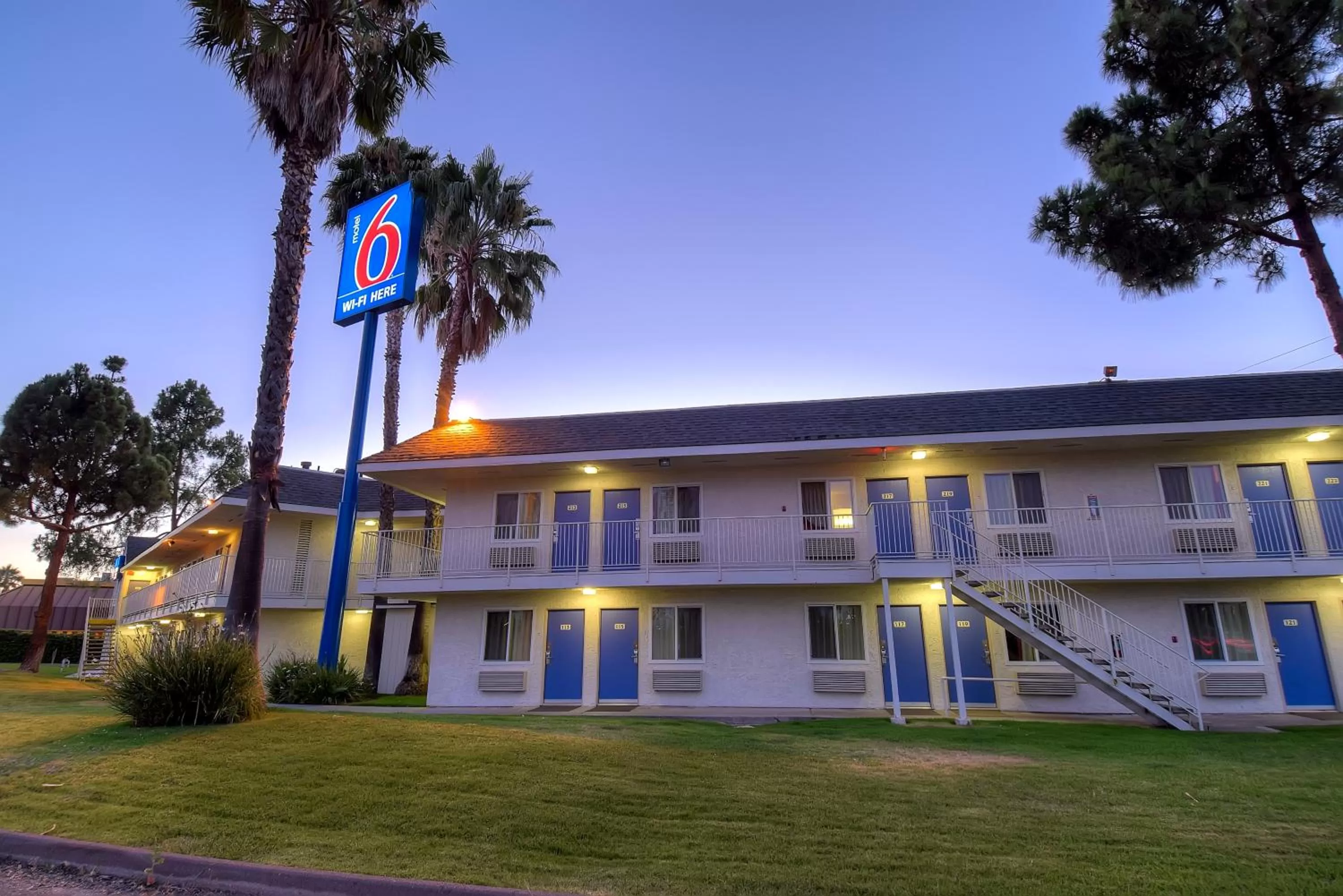 Facade/entrance in Motel 6-San Diego, CA - North