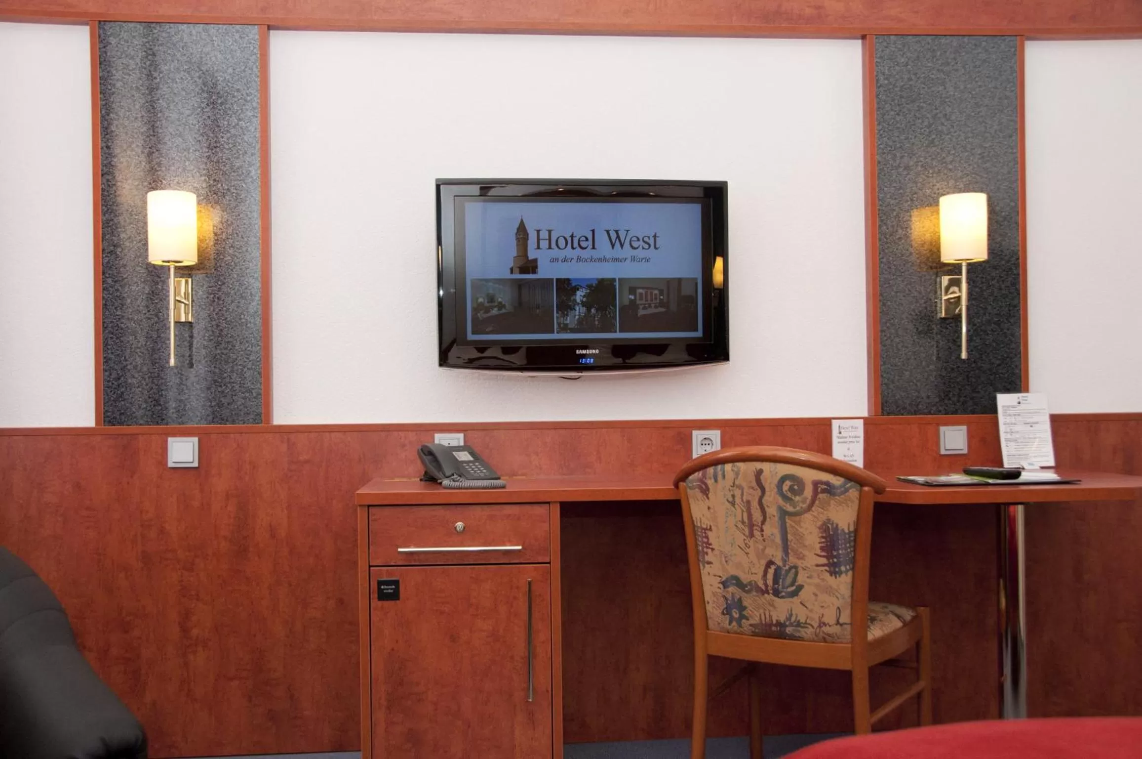 TV and multimedia in Hotel West an der Bockenheimer Warte