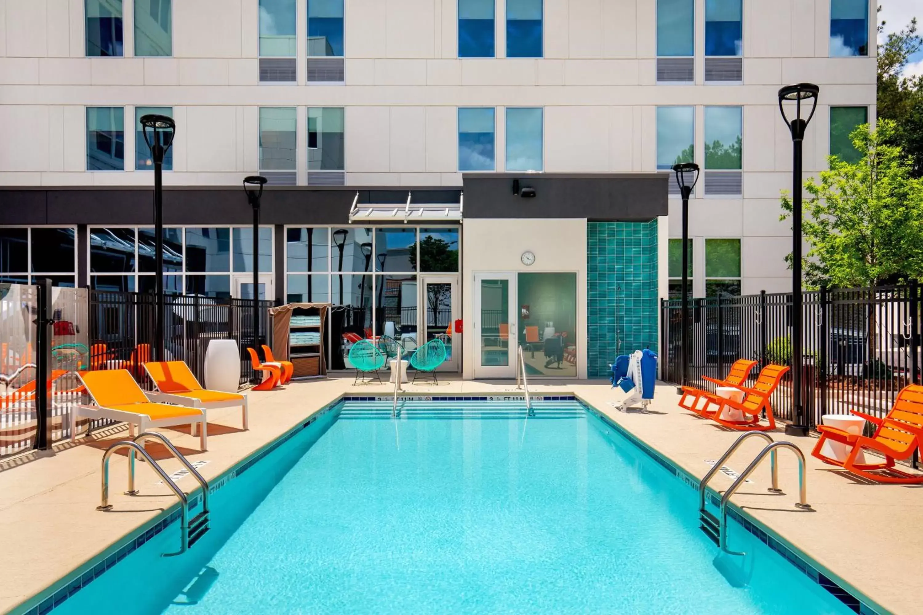 Swimming Pool in Aloft Nashville Airport