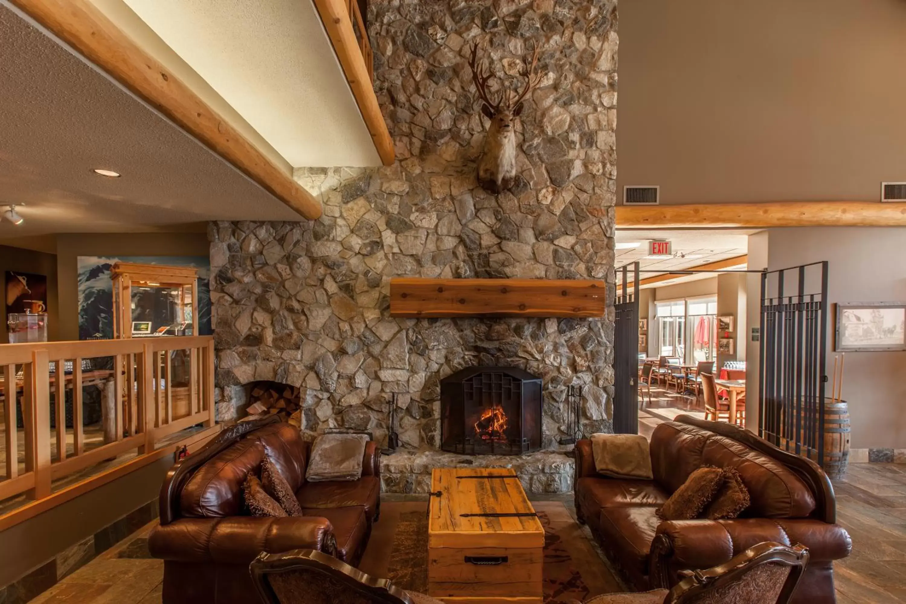 Lobby or reception, Lounge/Bar in Coast Hillcrest Hotel