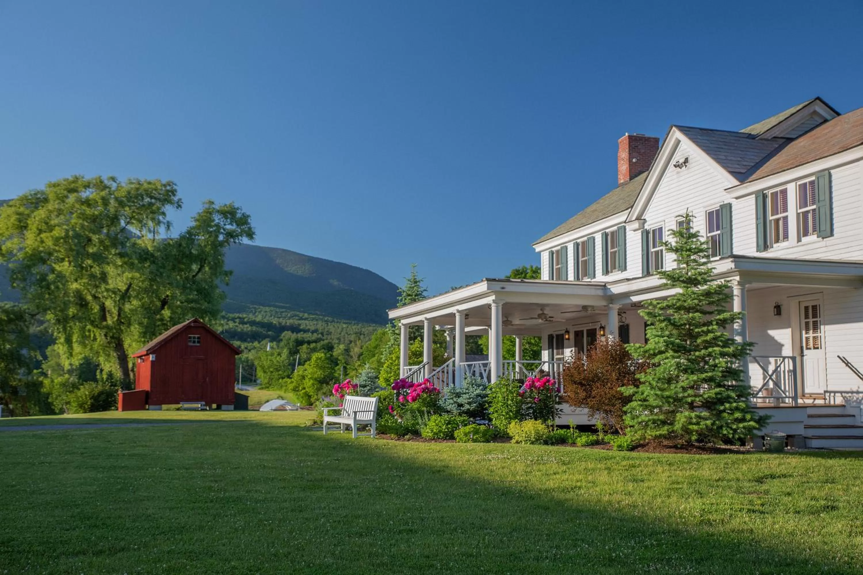 Property building in Hill Farm Inn - Manchester