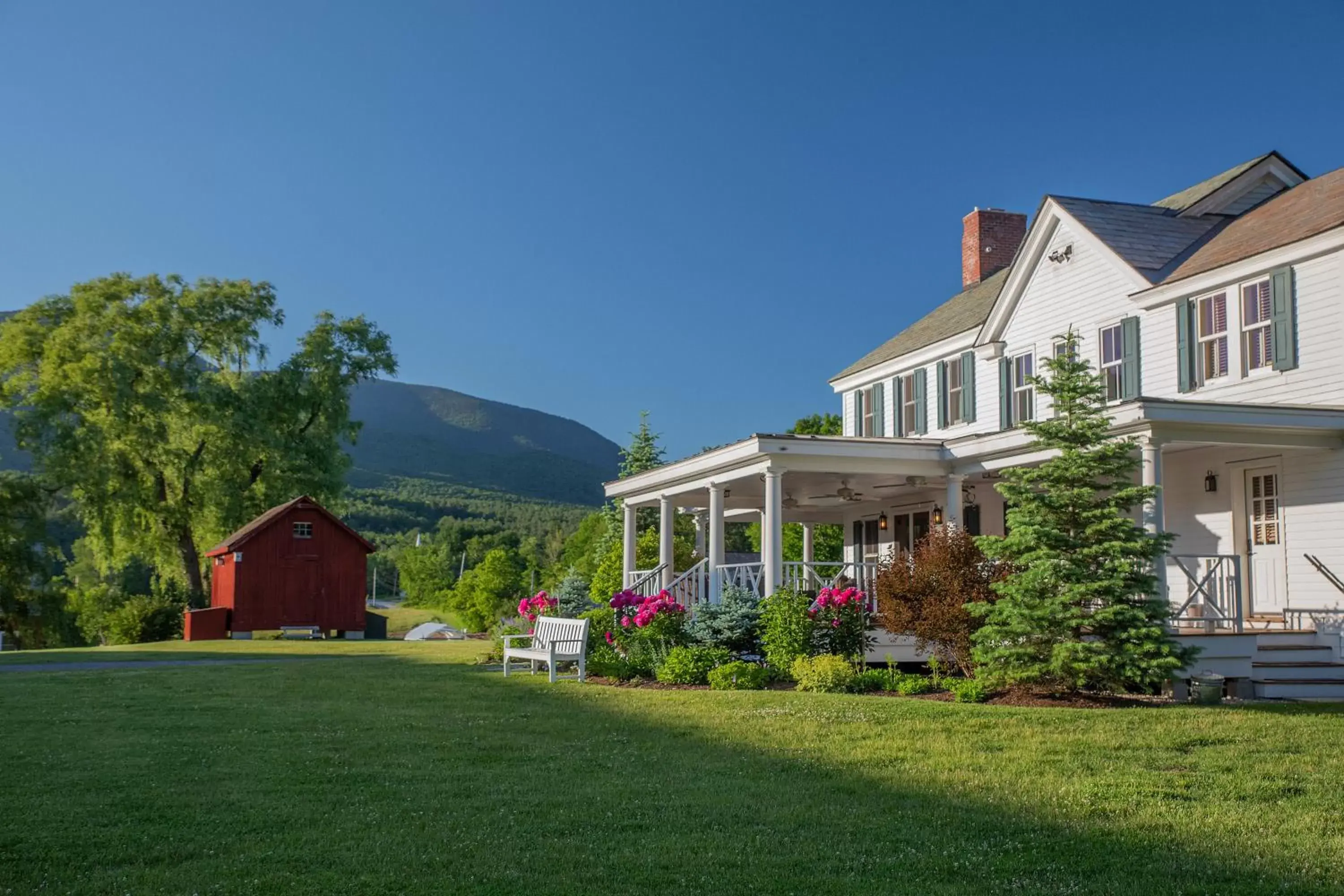 Property building in Hill Farm Inn - Manchester Property building in Hill Farm Inn - Manchester