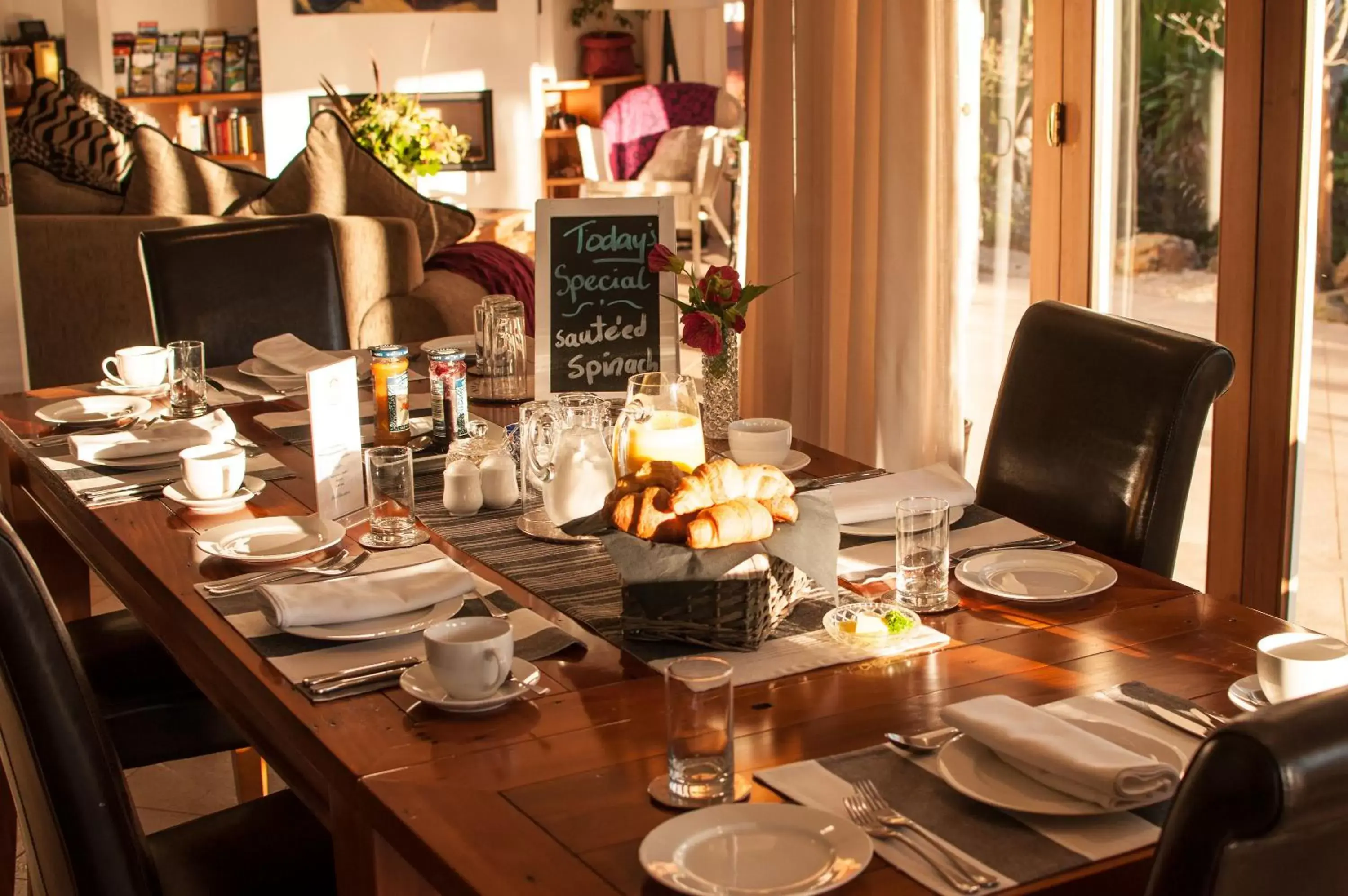 Dining area, Restaurant/Places to Eat in Moon Gate Villa