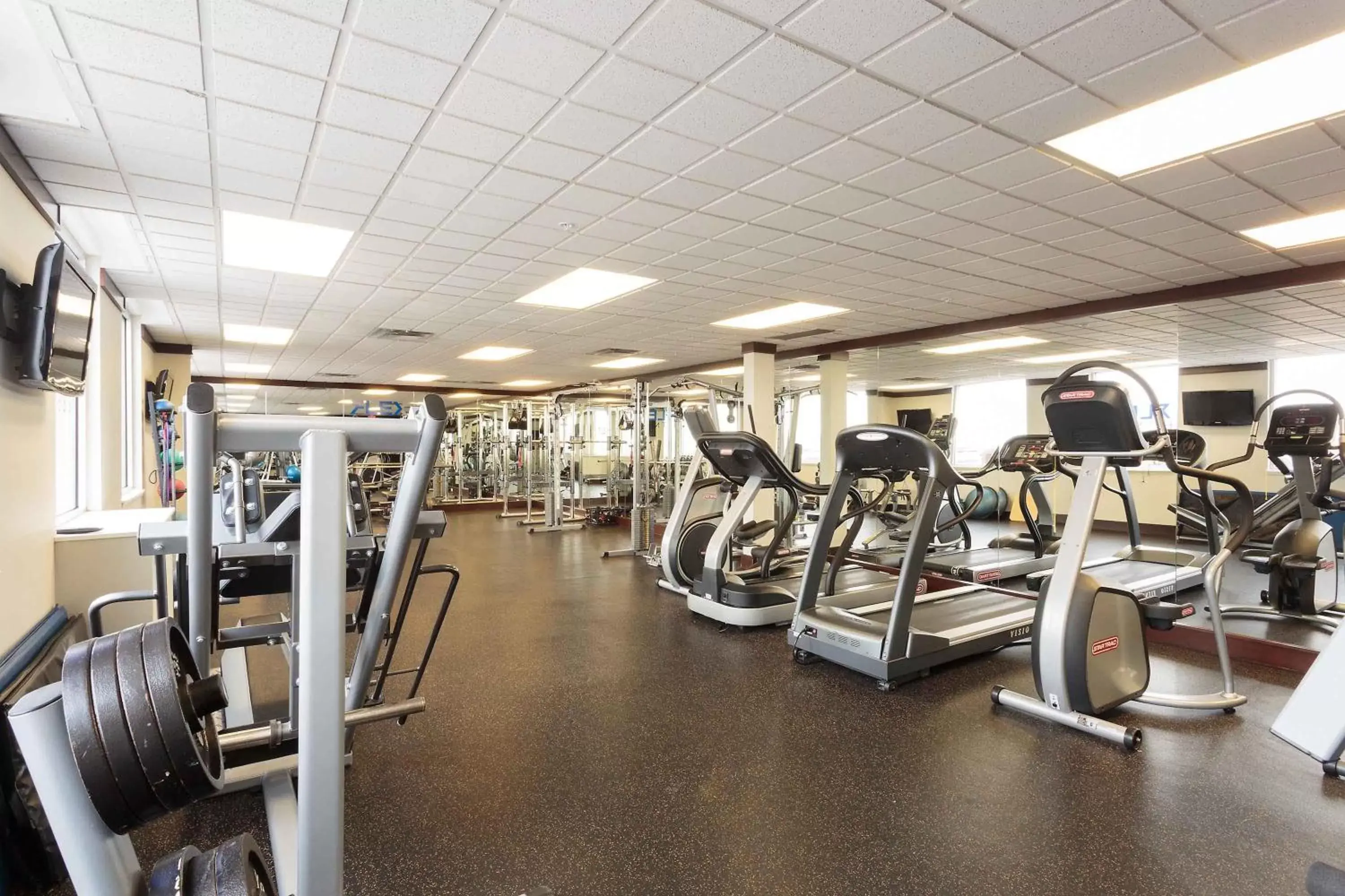 Fitness centre/facilities, Fitness Center/Facilities in Sandman Hotel & Suites Winnipeg Airport