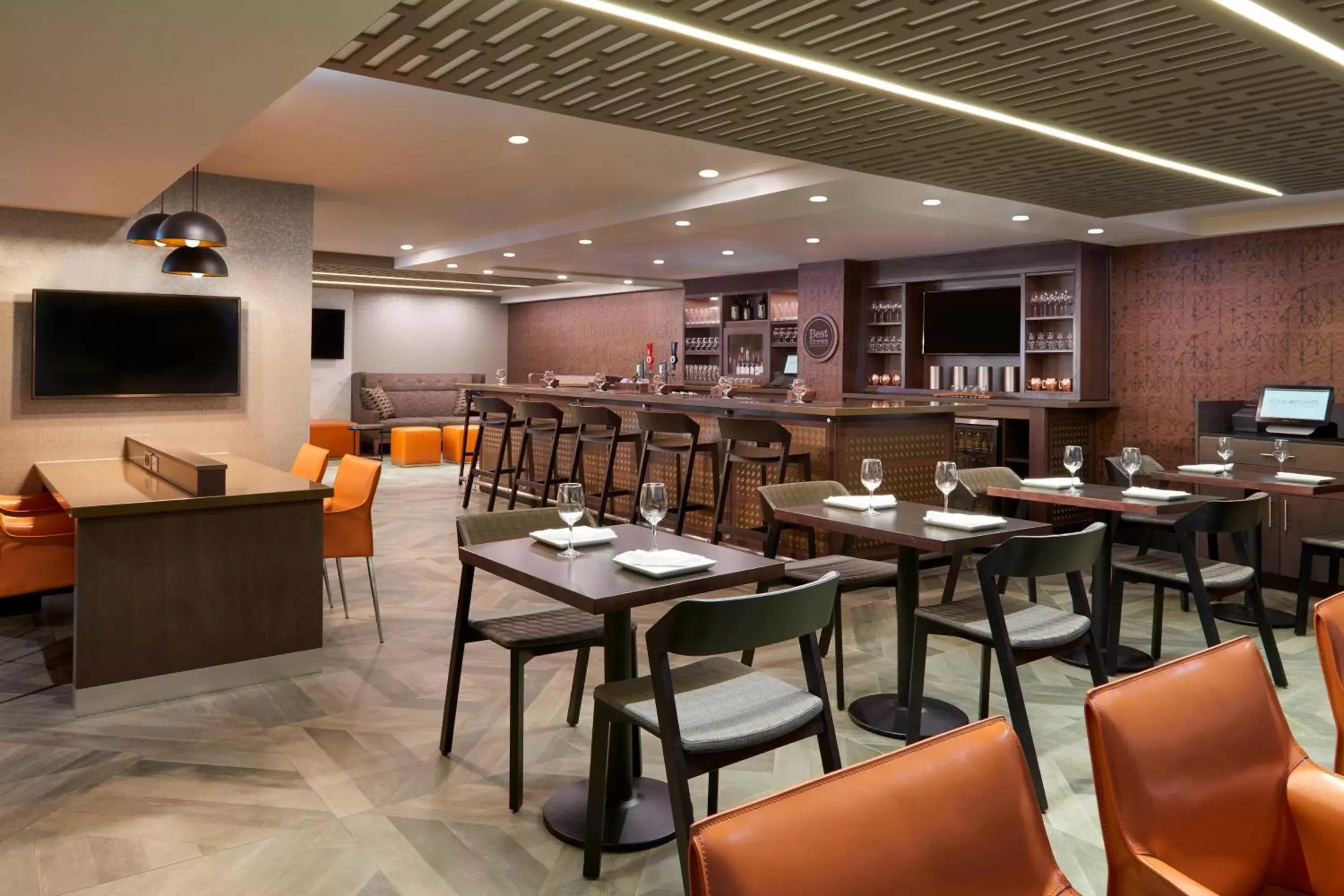 Lounge or bar, Restaurant/Places to Eat in Four Points by Sheraton Hamilton - Stoney Creek
