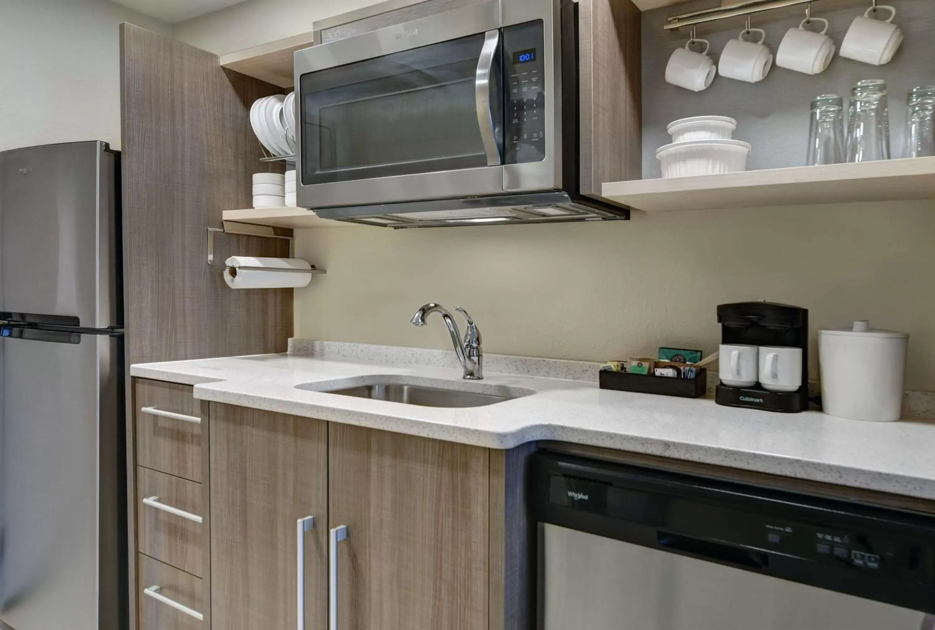 Kitchen or kitchenette, Kitchen/Kitchenette in Home2 Suites By Hilton Bordentown