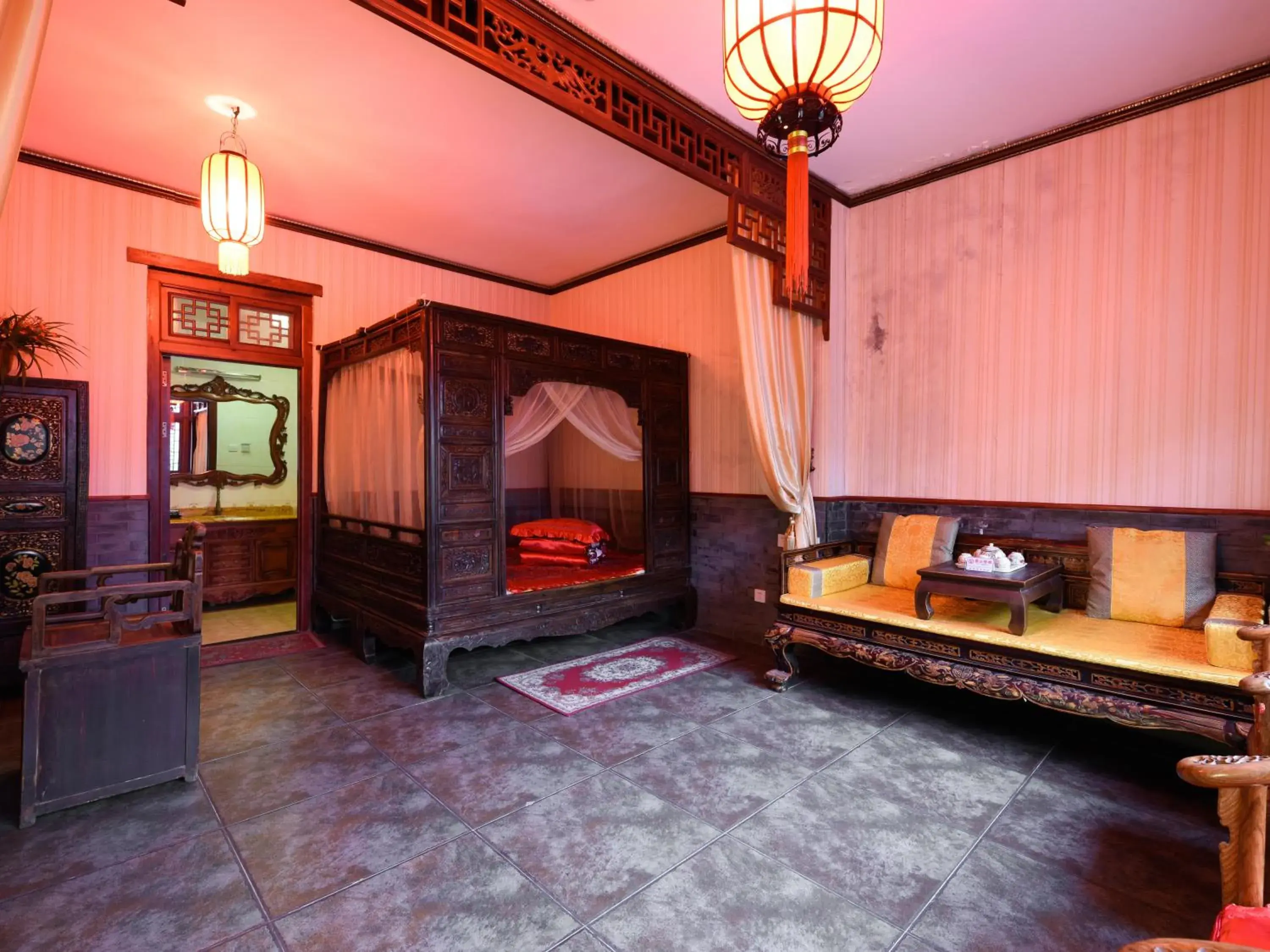 Photo of the whole room, Seating Area in Qianmen Courtyard Hotel