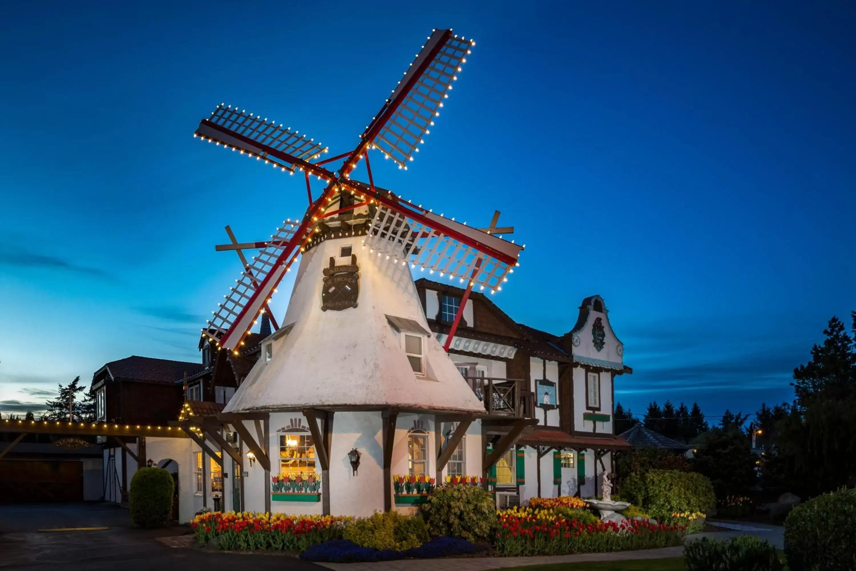 Property Building in Auld Holland Inn