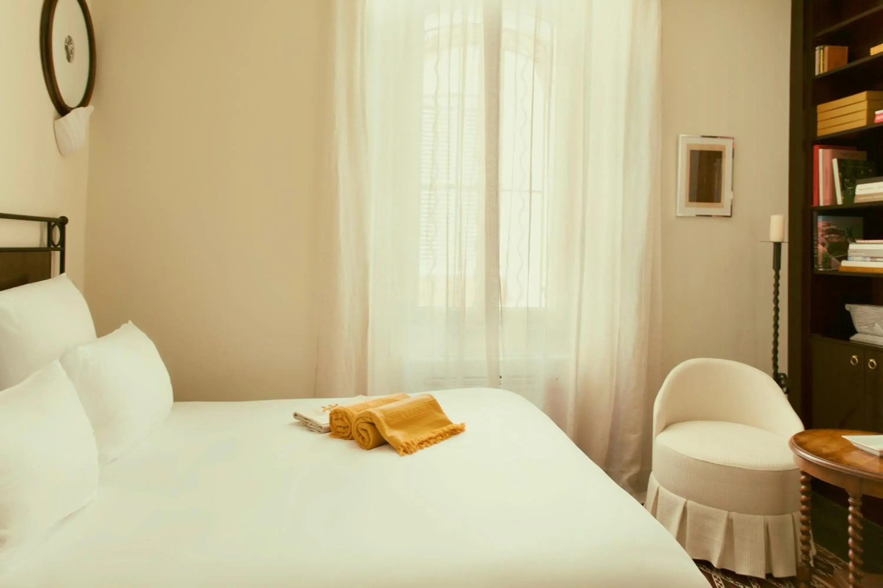 Bedroom, Bed in Hotel la Ponche