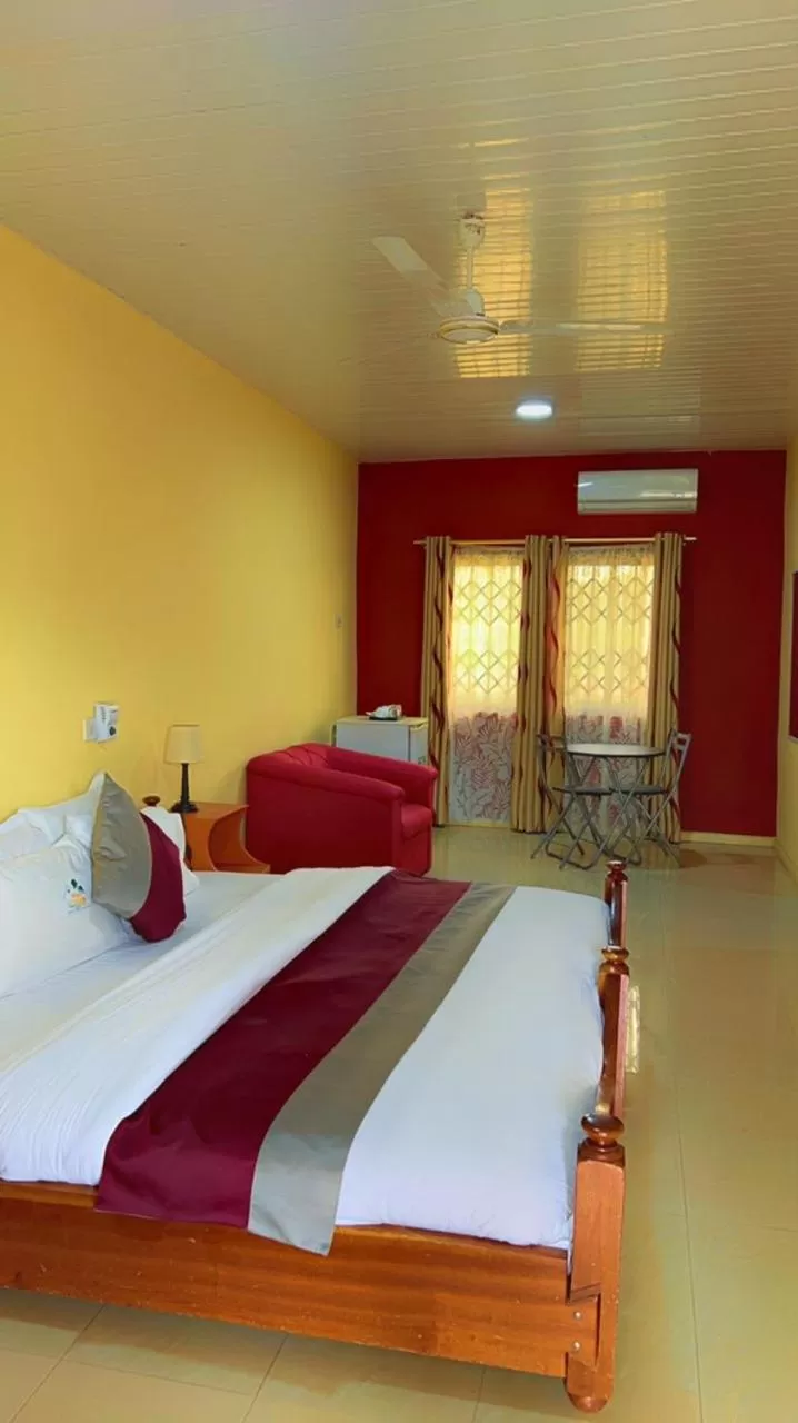 Photo of the whole room, Bed in Hans Cottage Botel