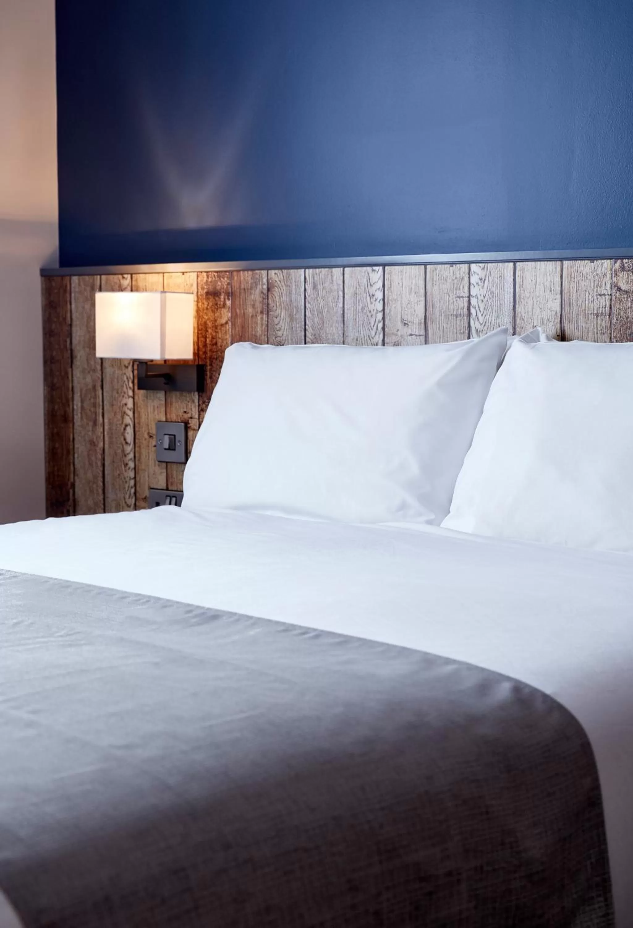 Bed in The Churchill By Greene King Inns