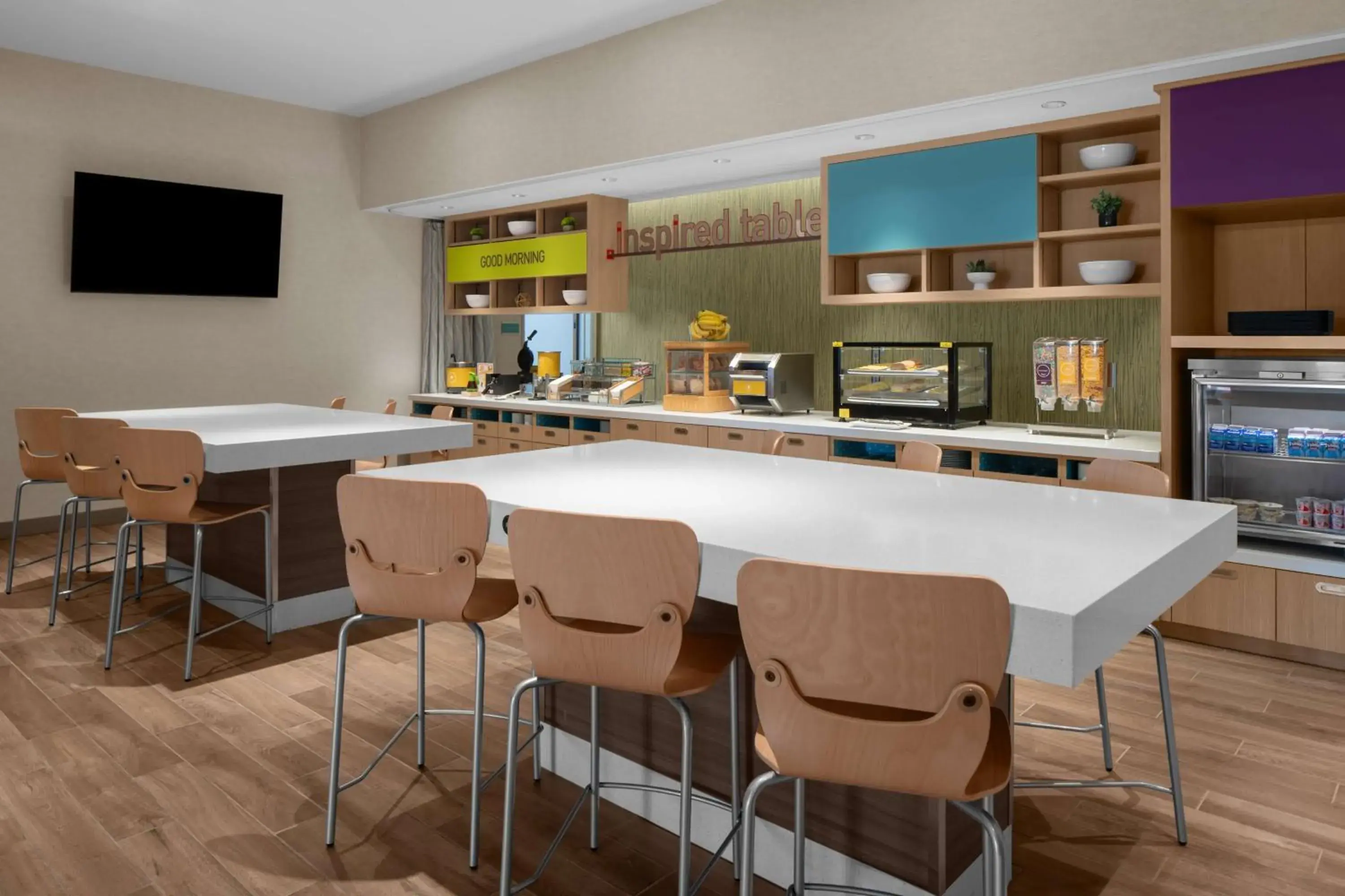 Breakfast, Lounge/Bar in Home2 Suites By Hilton Hobbs