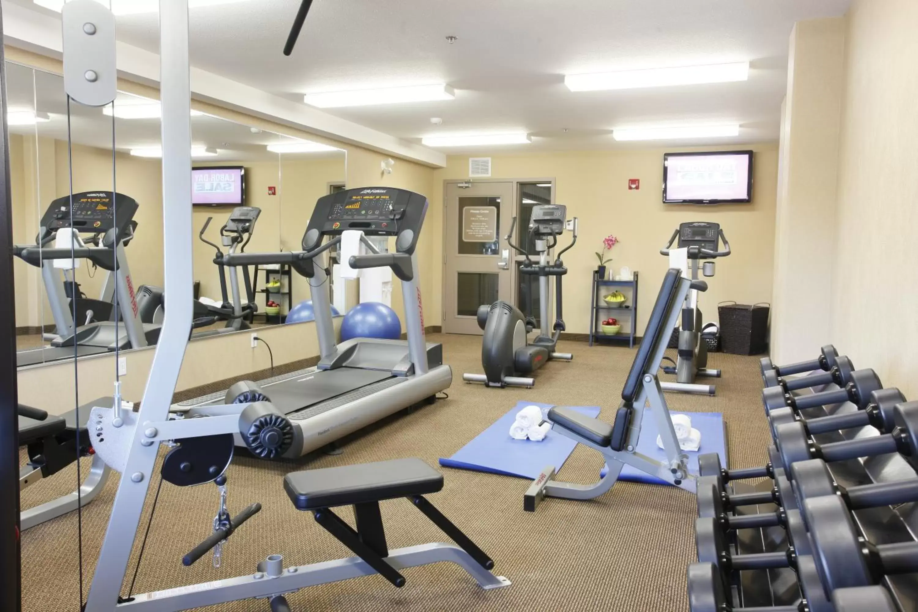 Fitness centre/facilities, Fitness Center/Facilities in Pomeroy Inn and Suites Vermilion