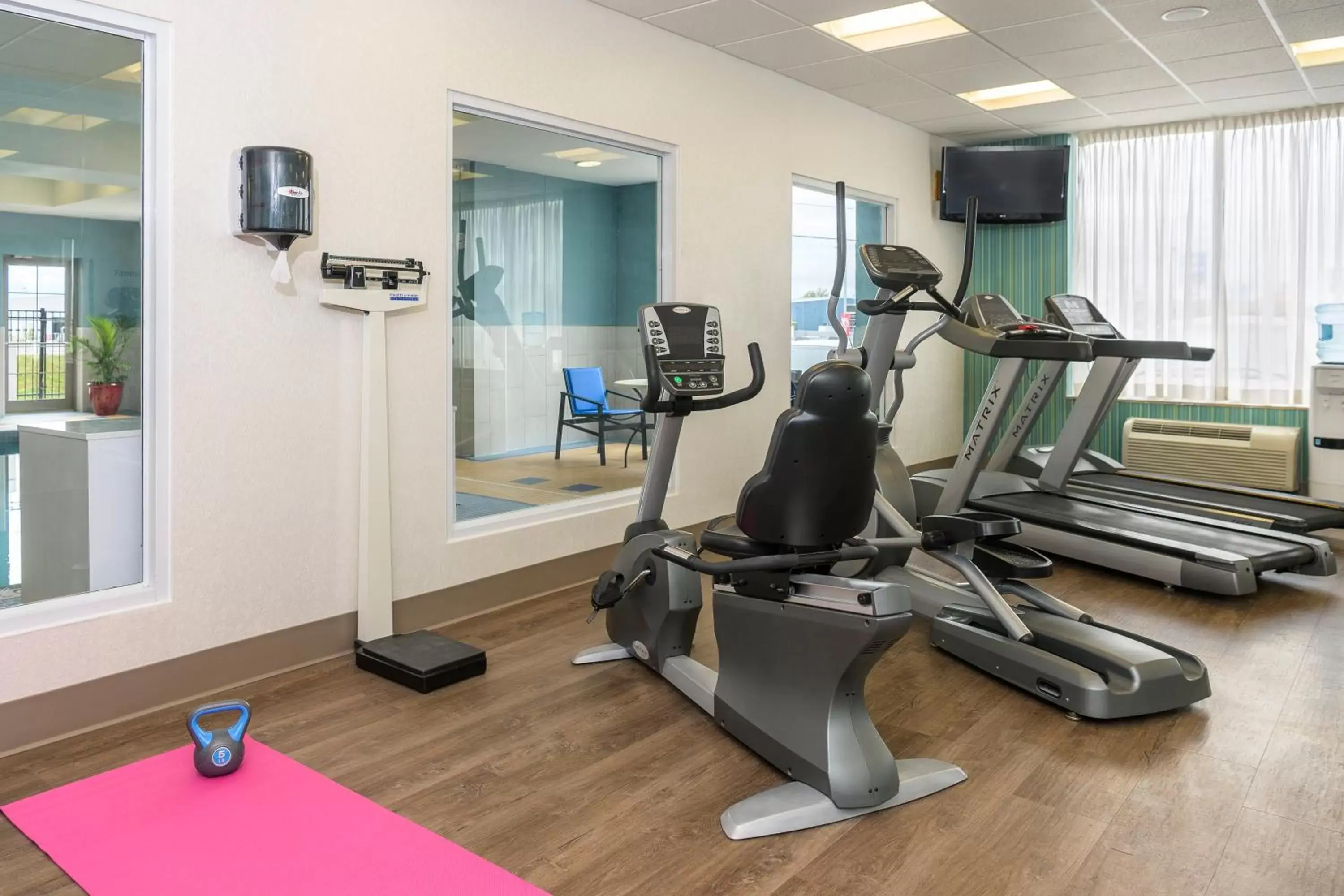 Spa and wellness centre/facilities, Fitness Center/Facilities in Holiday Inn Express Hotel & Suites North Bay, an IHG Hotel