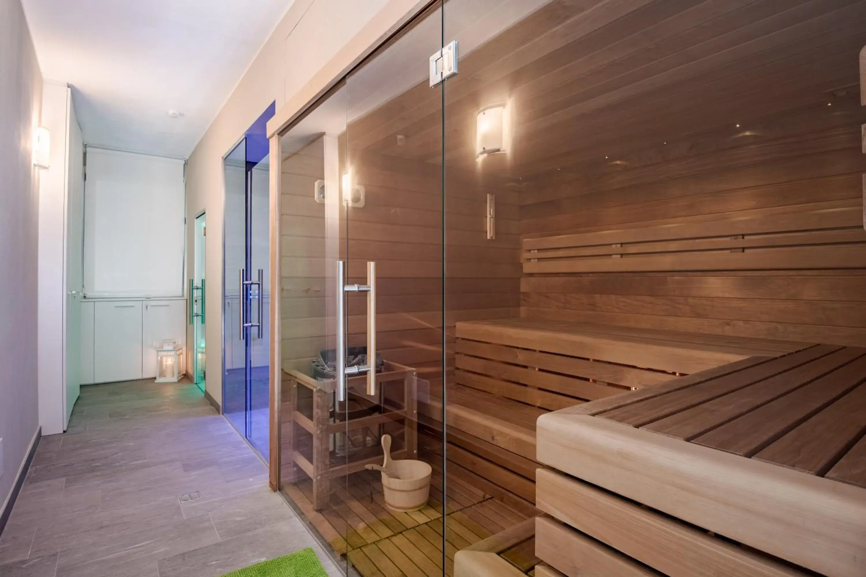 Sauna, Bathroom in Hotel Vischi
