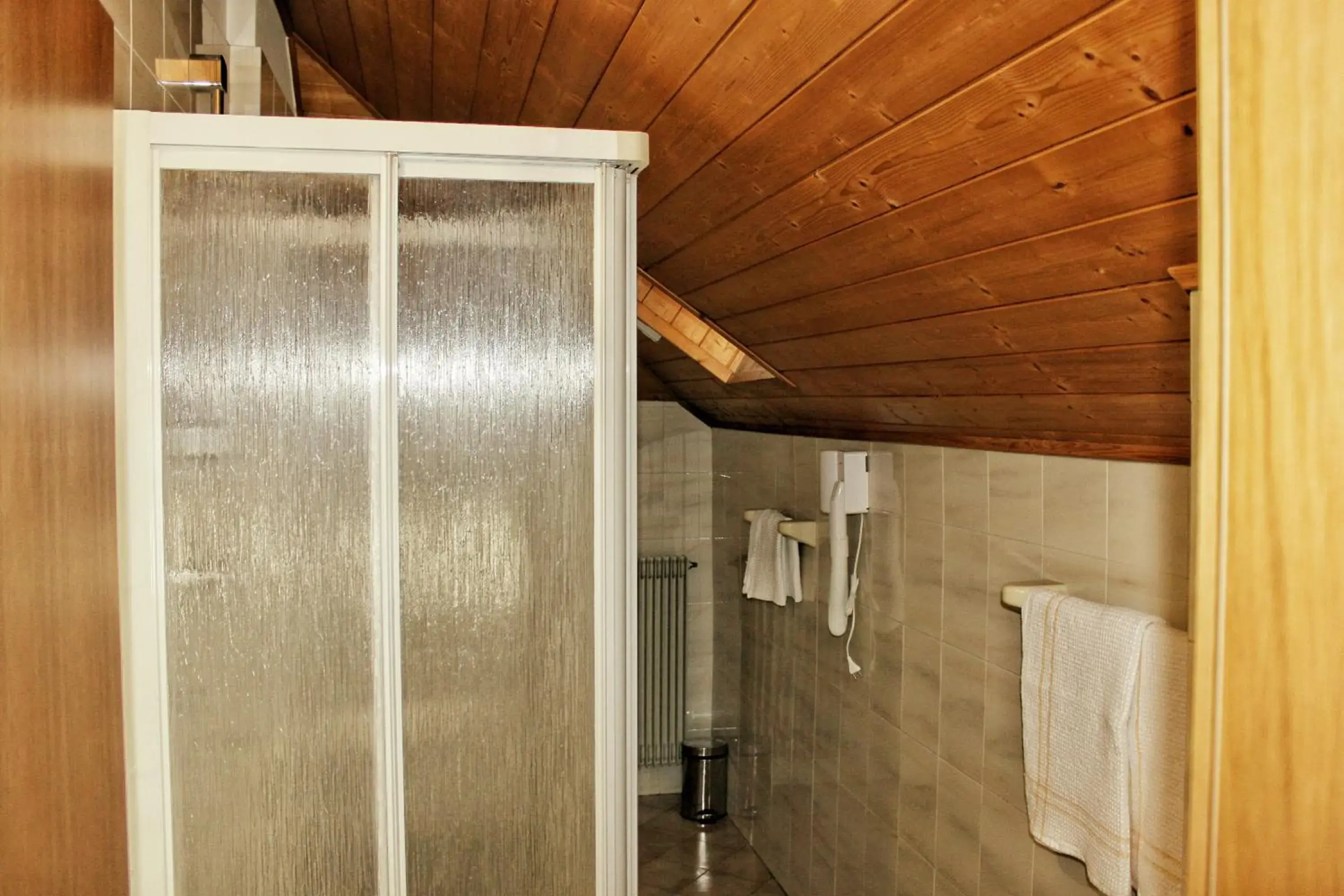 Bathroom in Albergo Hofer