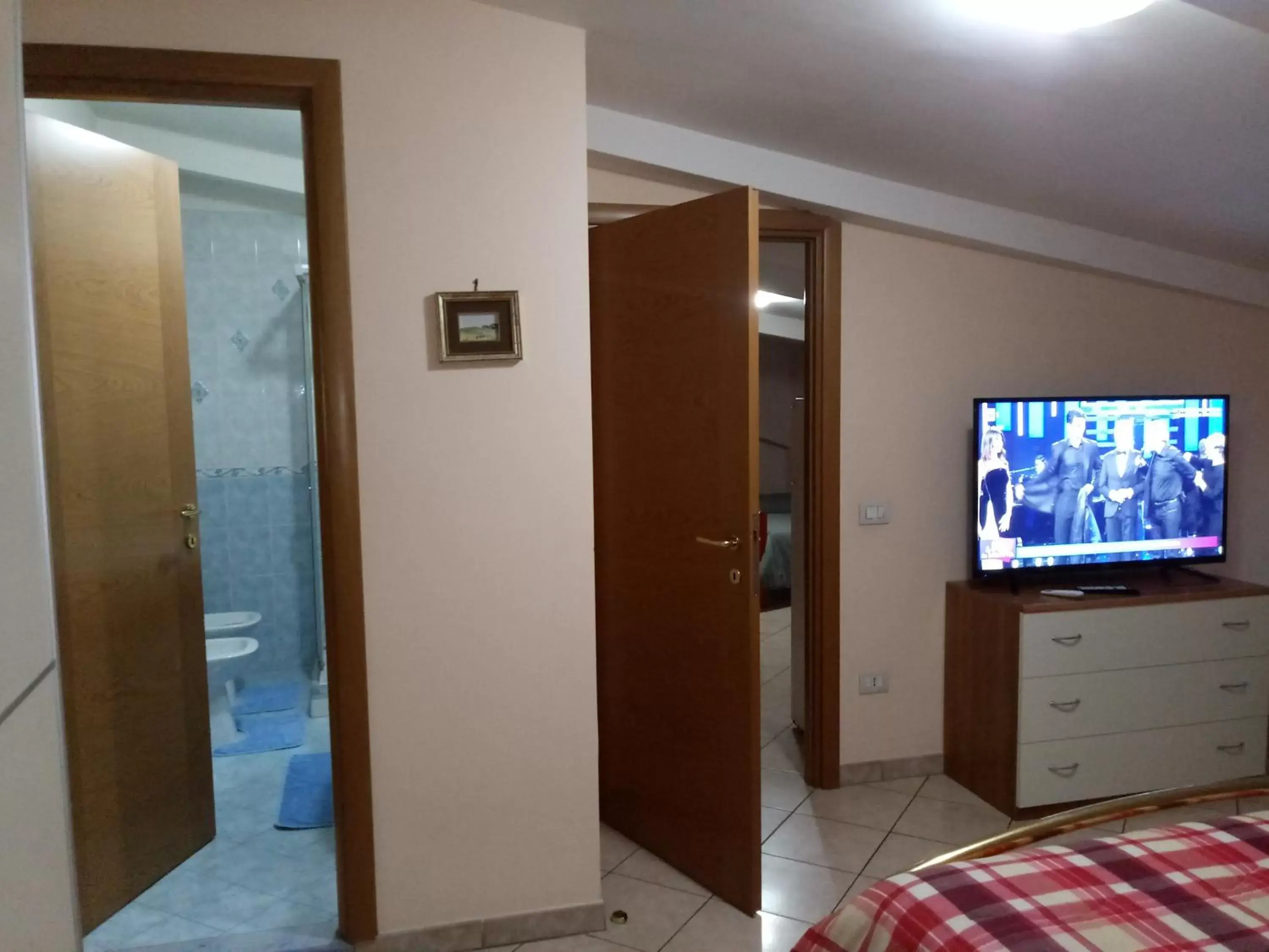 TV/Entertainment Center in B&B Mansarda