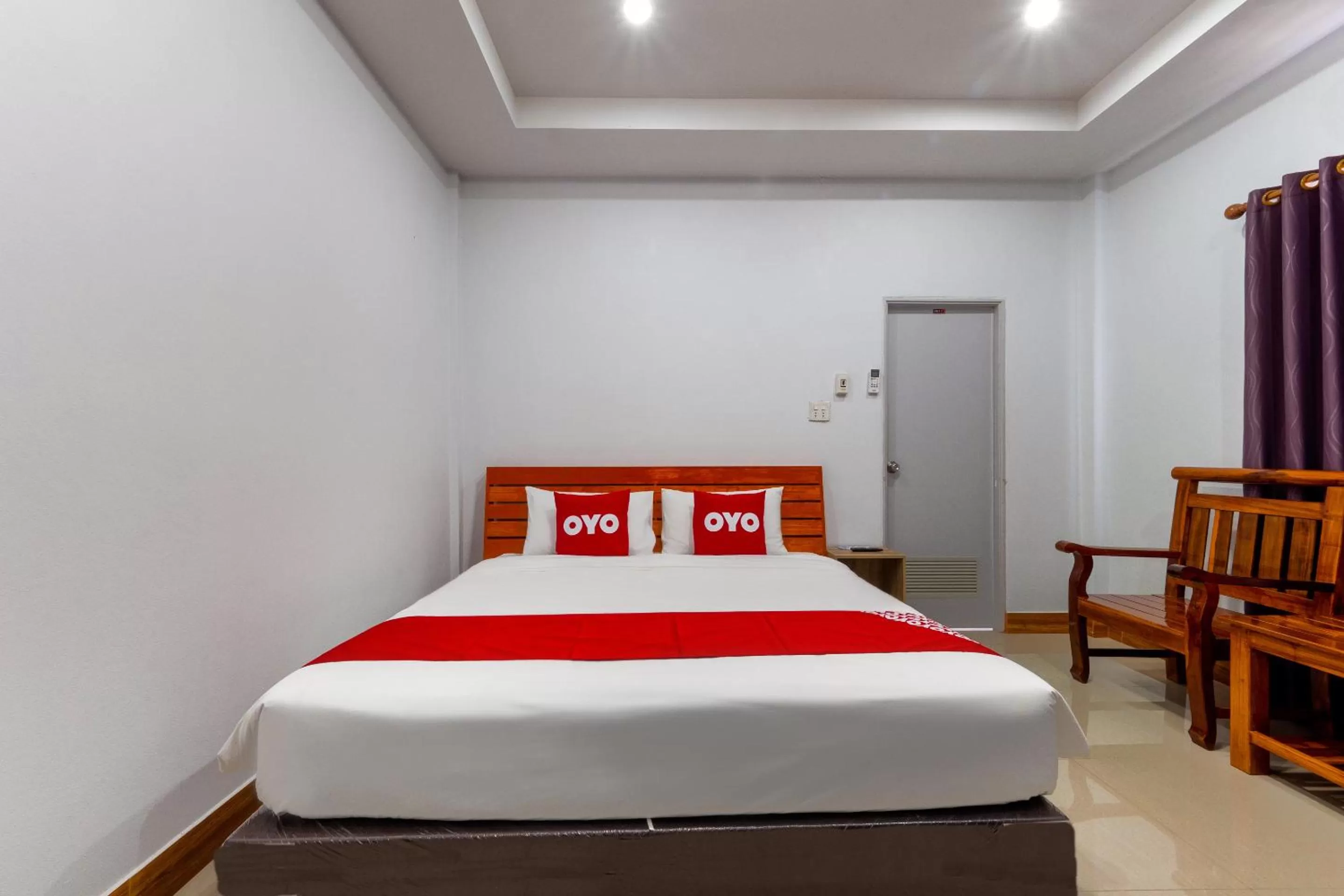 Bedroom, Bed in OYO 1044 Vassana Resort