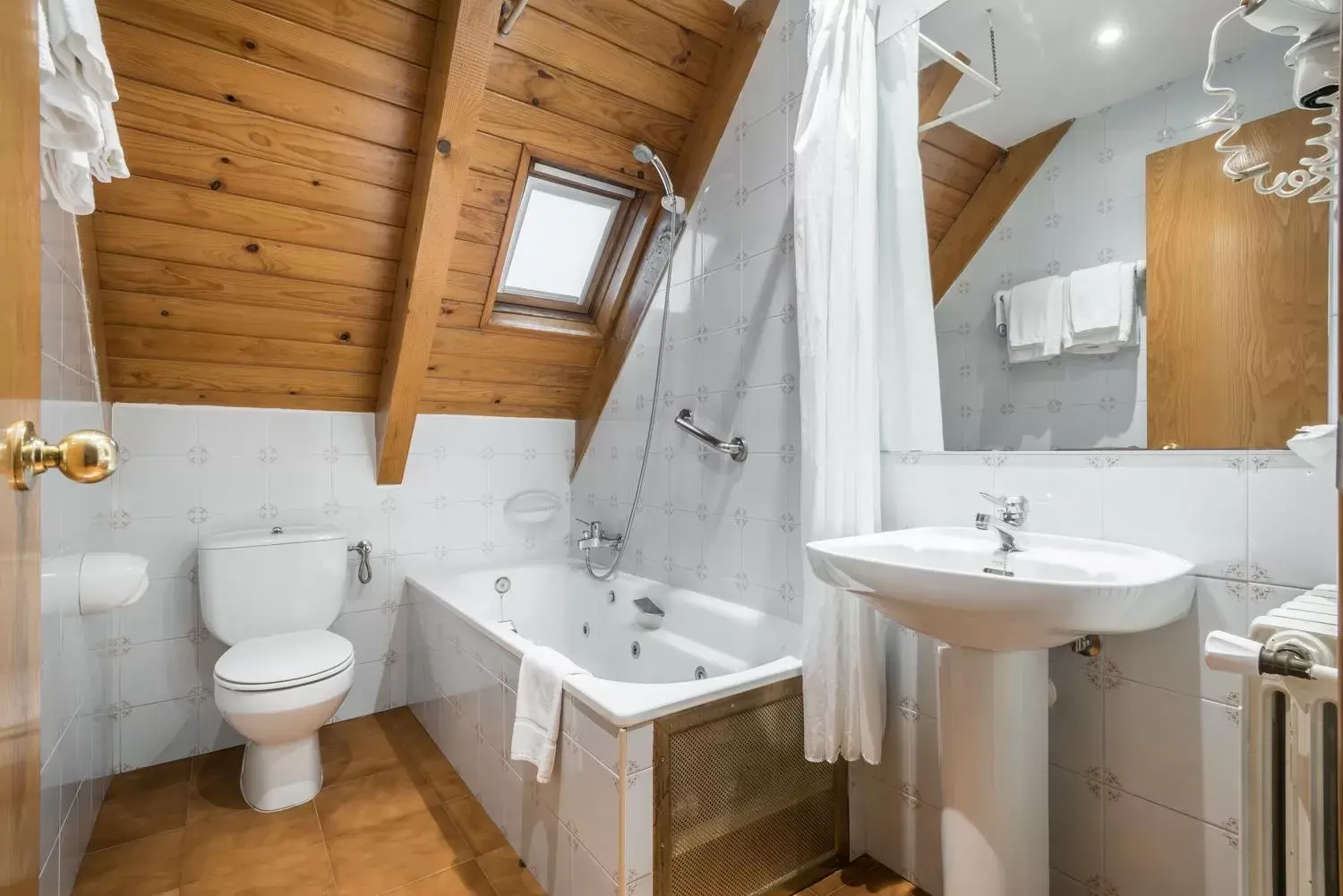 Shower, Bathroom in Riu Nere Mountain Apartments