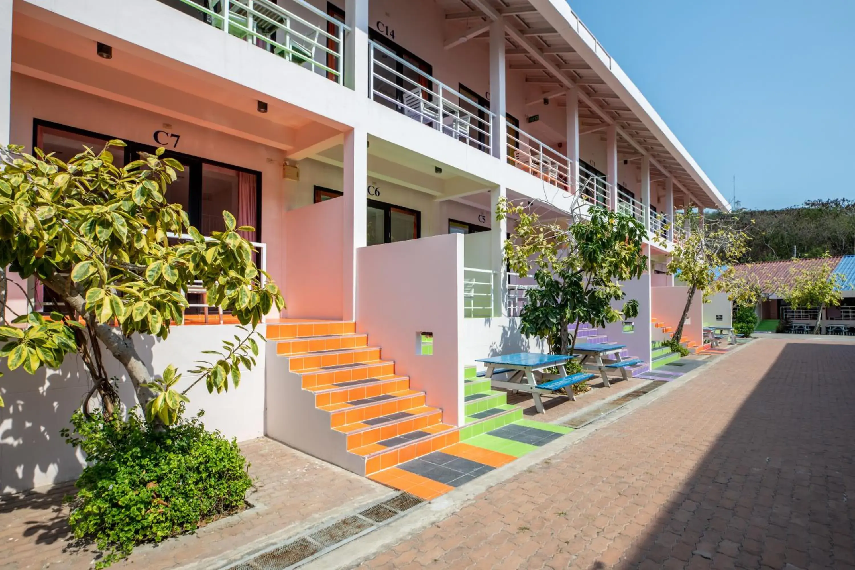 Property Building in Xanadu Beach Resort Koh Lan