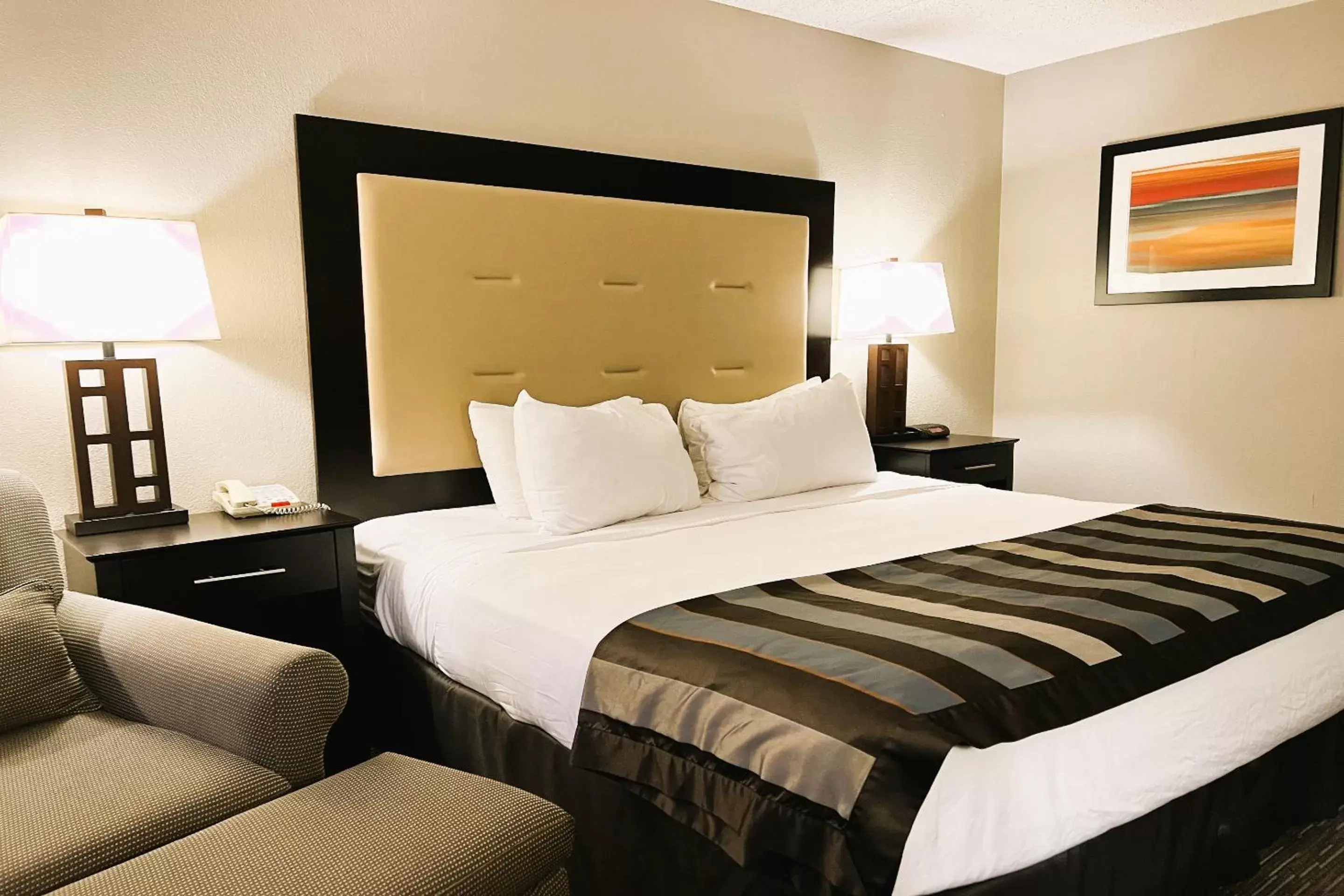 Bedroom, Bed in The Plaza On The Pike Hotel Atlantic City West by OYO